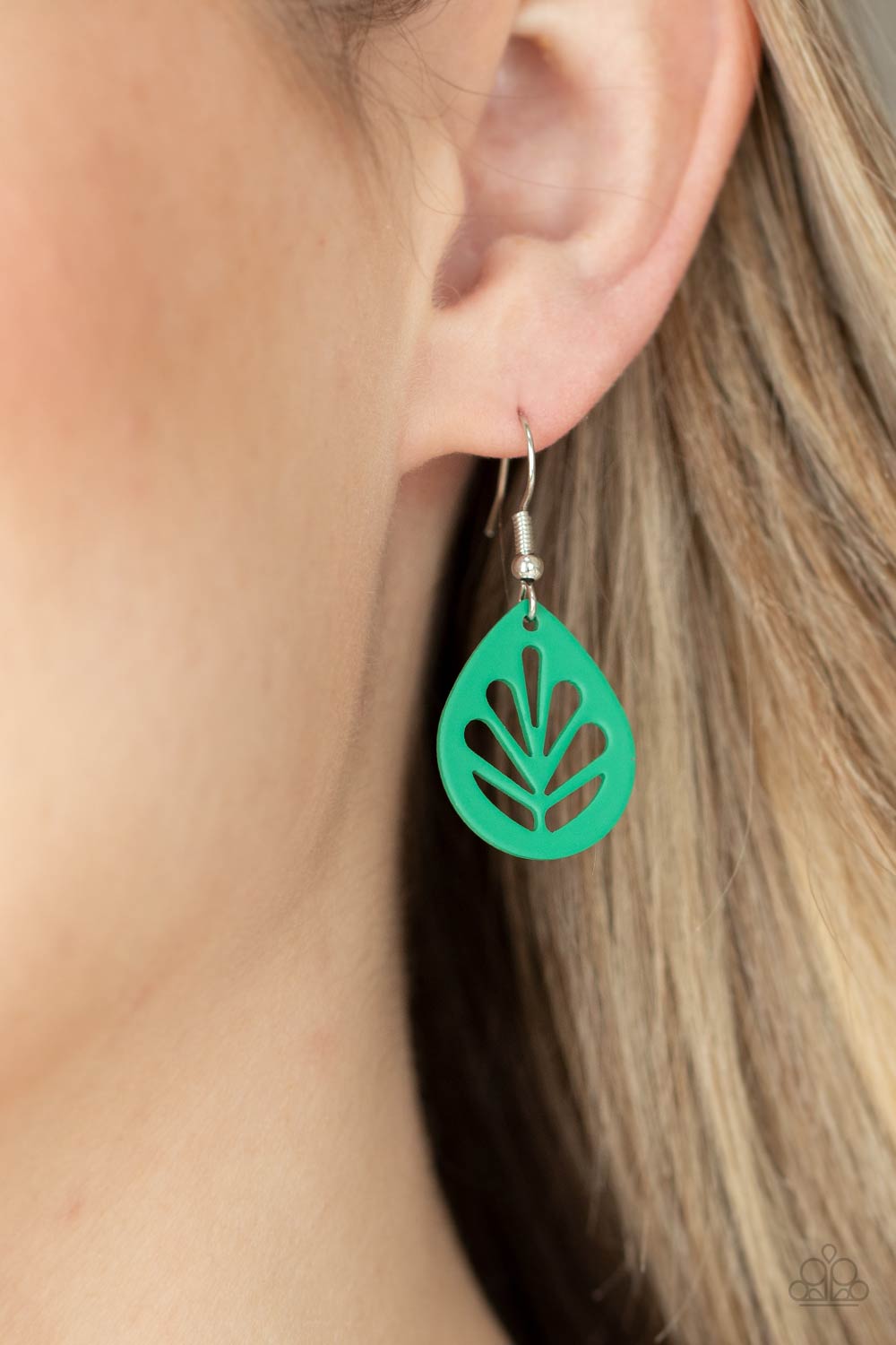 Paparazzi ♥ LEAF Yourself Wide Open - Green ♥ Earrings
