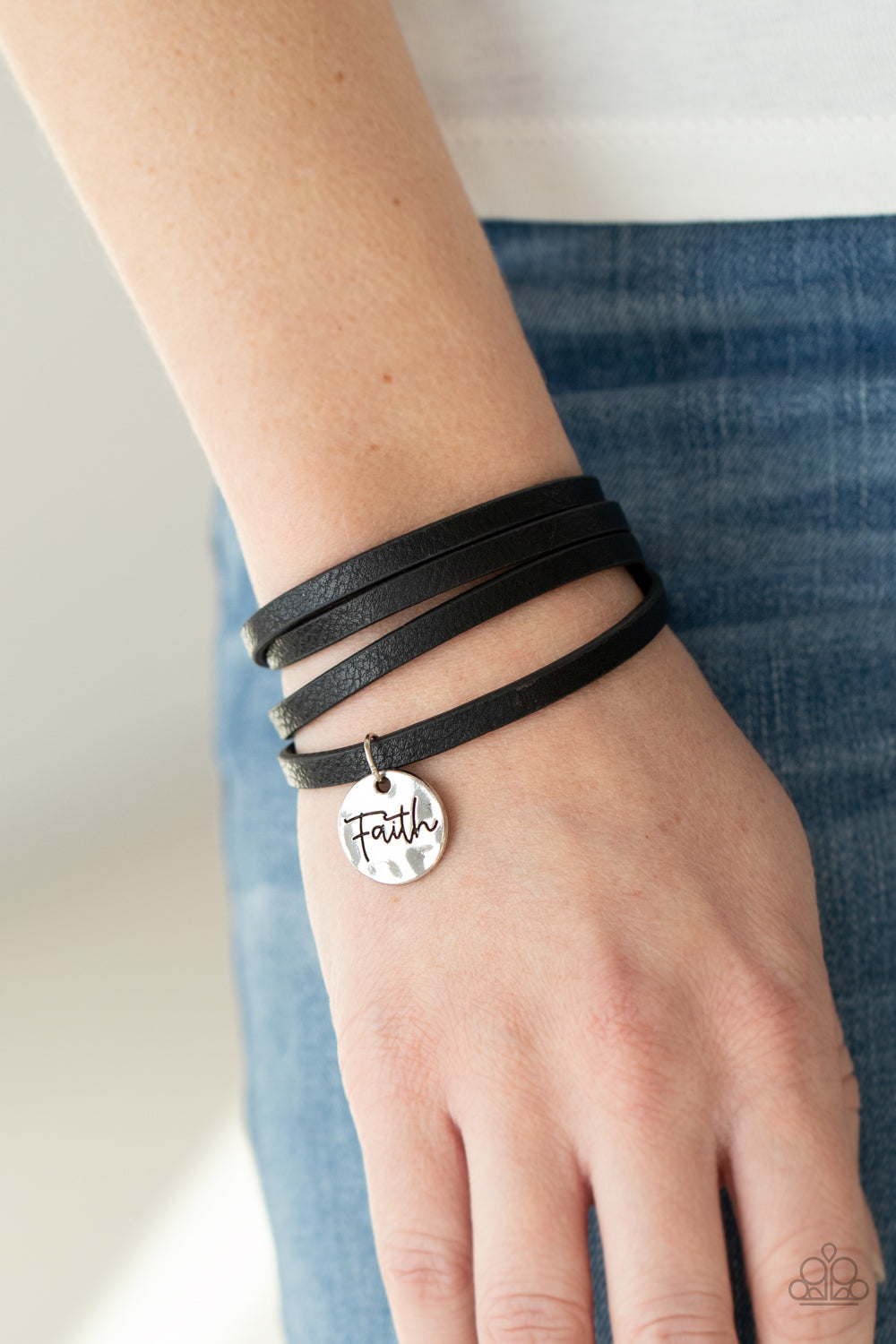 Paparazzi ♥ Wonderfully Worded - Black ♥ Bracelet