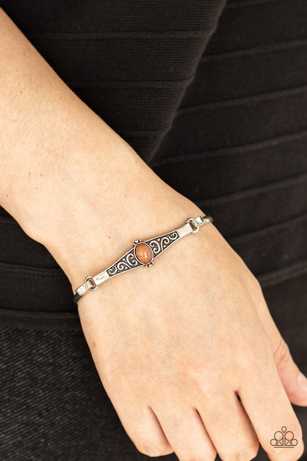 Paparazzi ♥ Stone Scrolls - Brown ♥ Bracelet