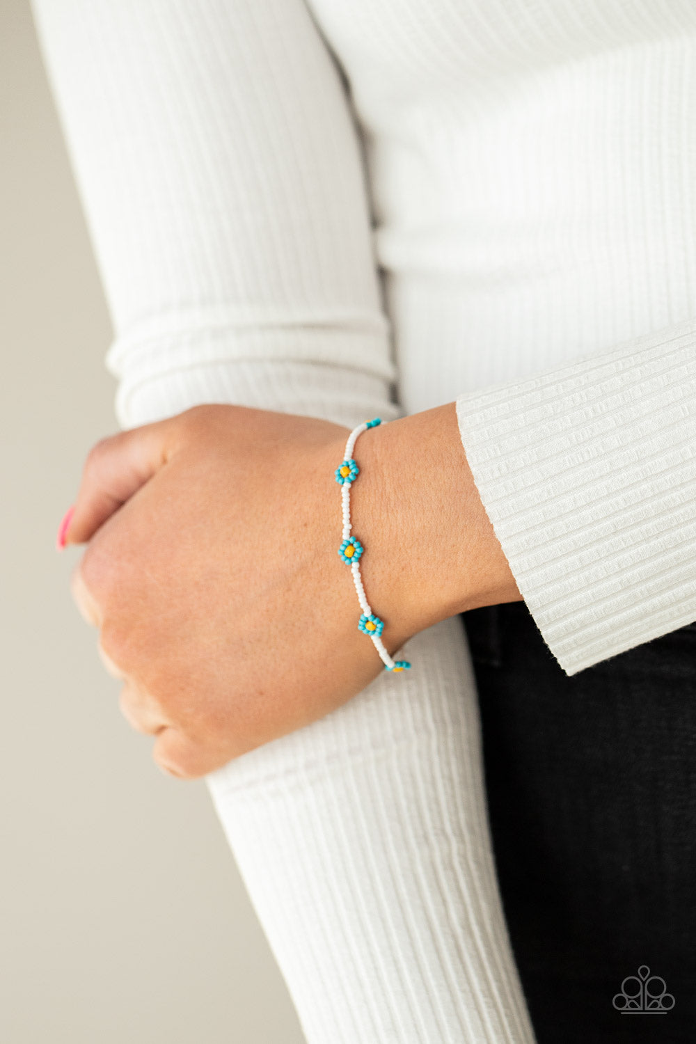 Paparazzi ♥ Camp Flower Power - Blue ♥ Bracelet