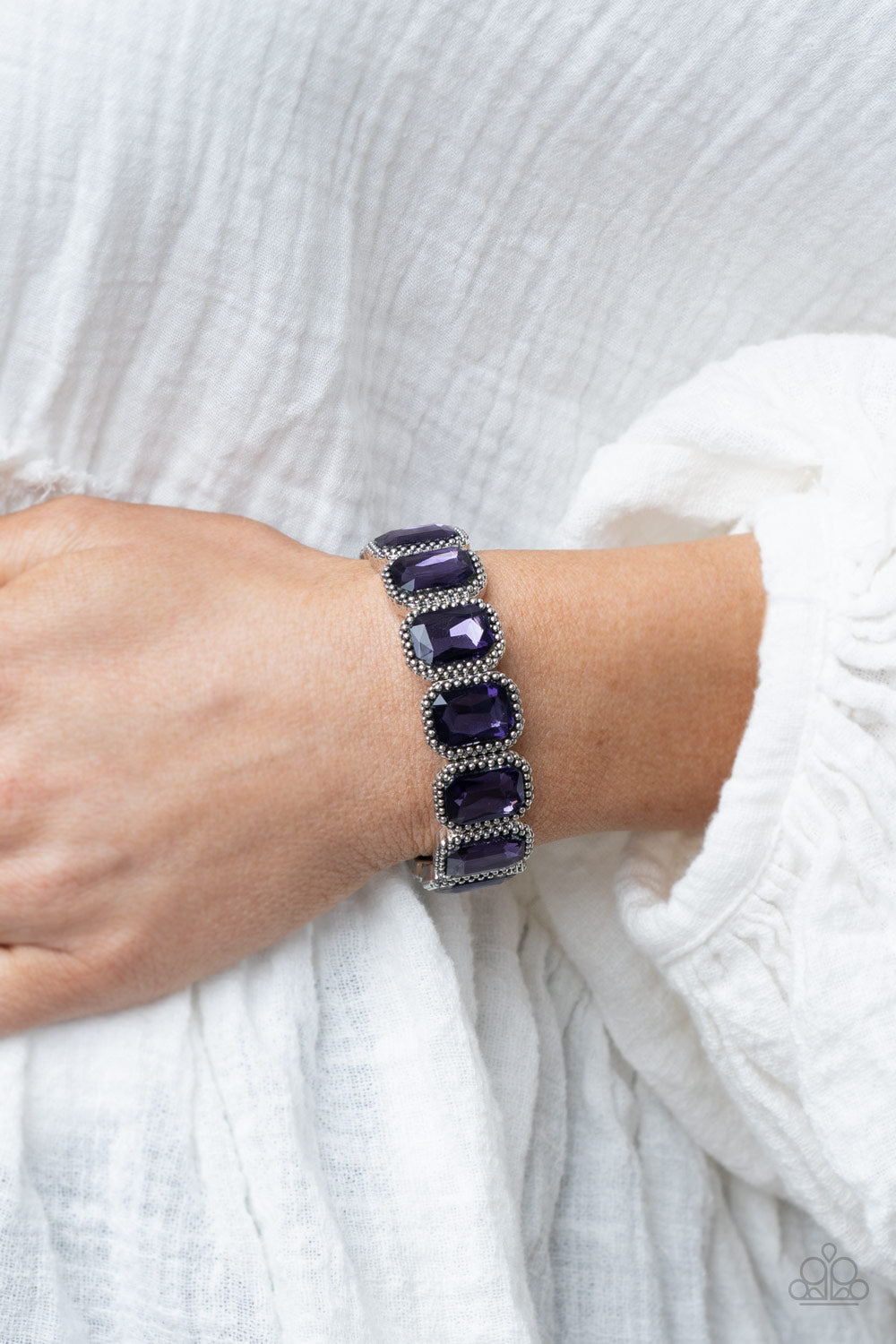 Paparazzi ♥ Studded Smolder - Purple ♥ Bracelet