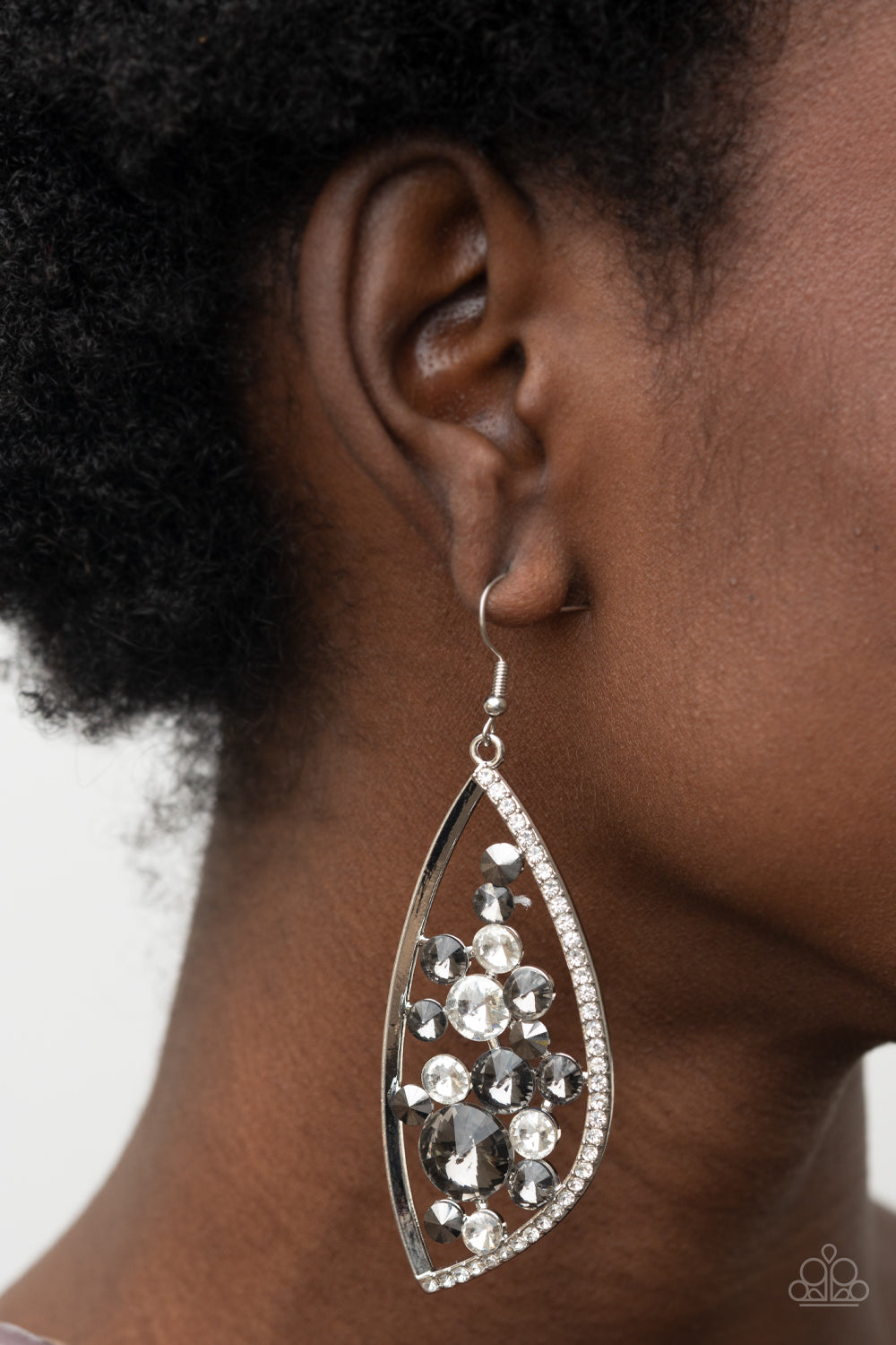 Paparazzi ♥ Sweetly Effervescent - Silver ♥ Earrings