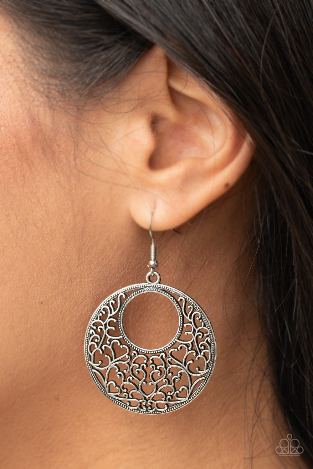 Paparazzi ♥ Vineyard Romance - Silver ♥ Earrings