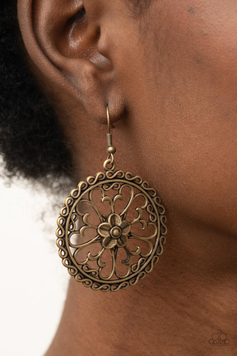 Paparazzi ♥ Floral Fortunes - Brass ♥ Earrings