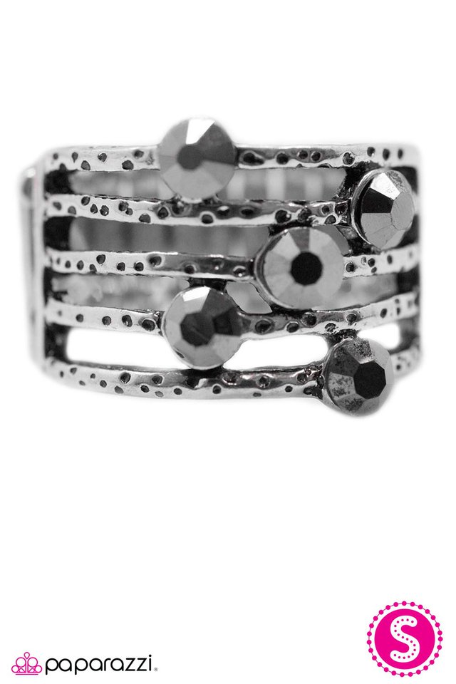 Paparazzi ♥ Offbeat - Silver ♥ Ring