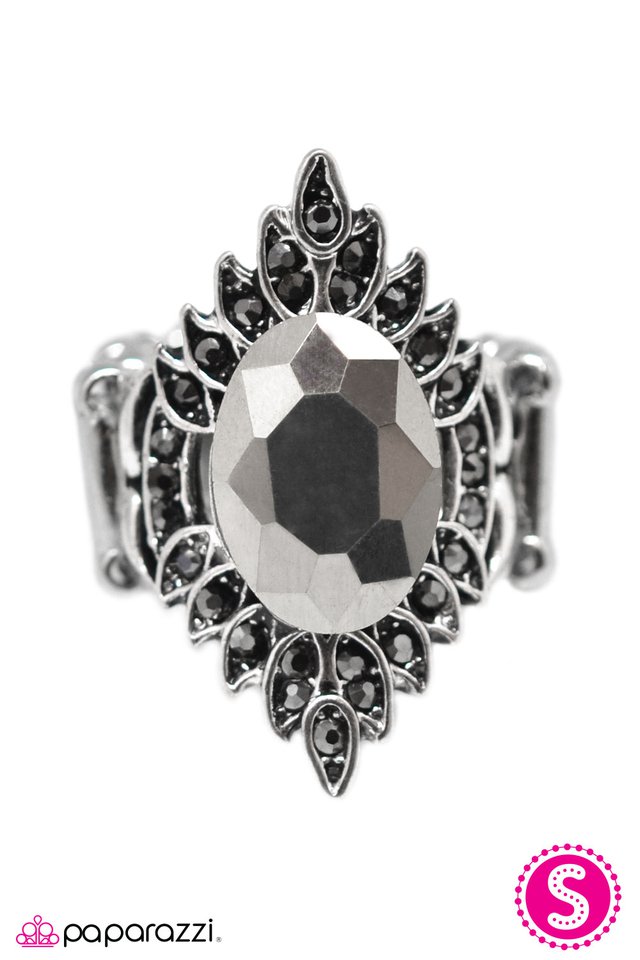 Paparazzi ♥ Smoke and Mirrors - Silver ♥ Ring