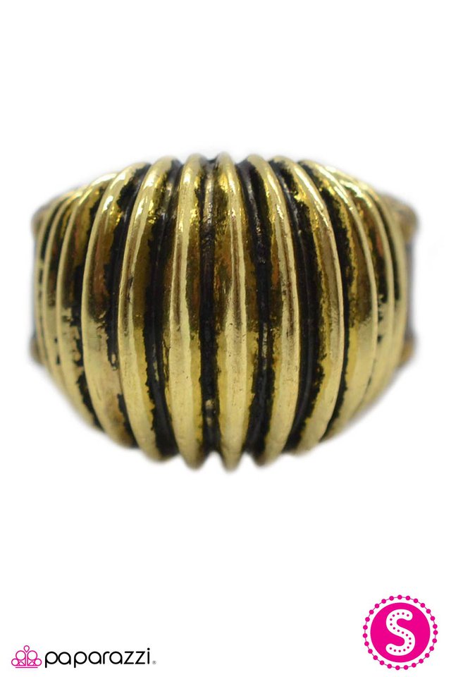 Paparazzi ♥ Almost Famous - Brass ♥ Ring