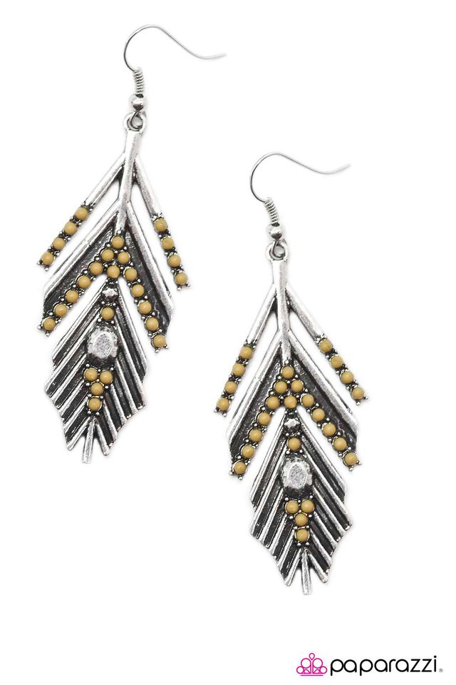 Paparazzi ♥ Huntress - Green ♥ Earrings