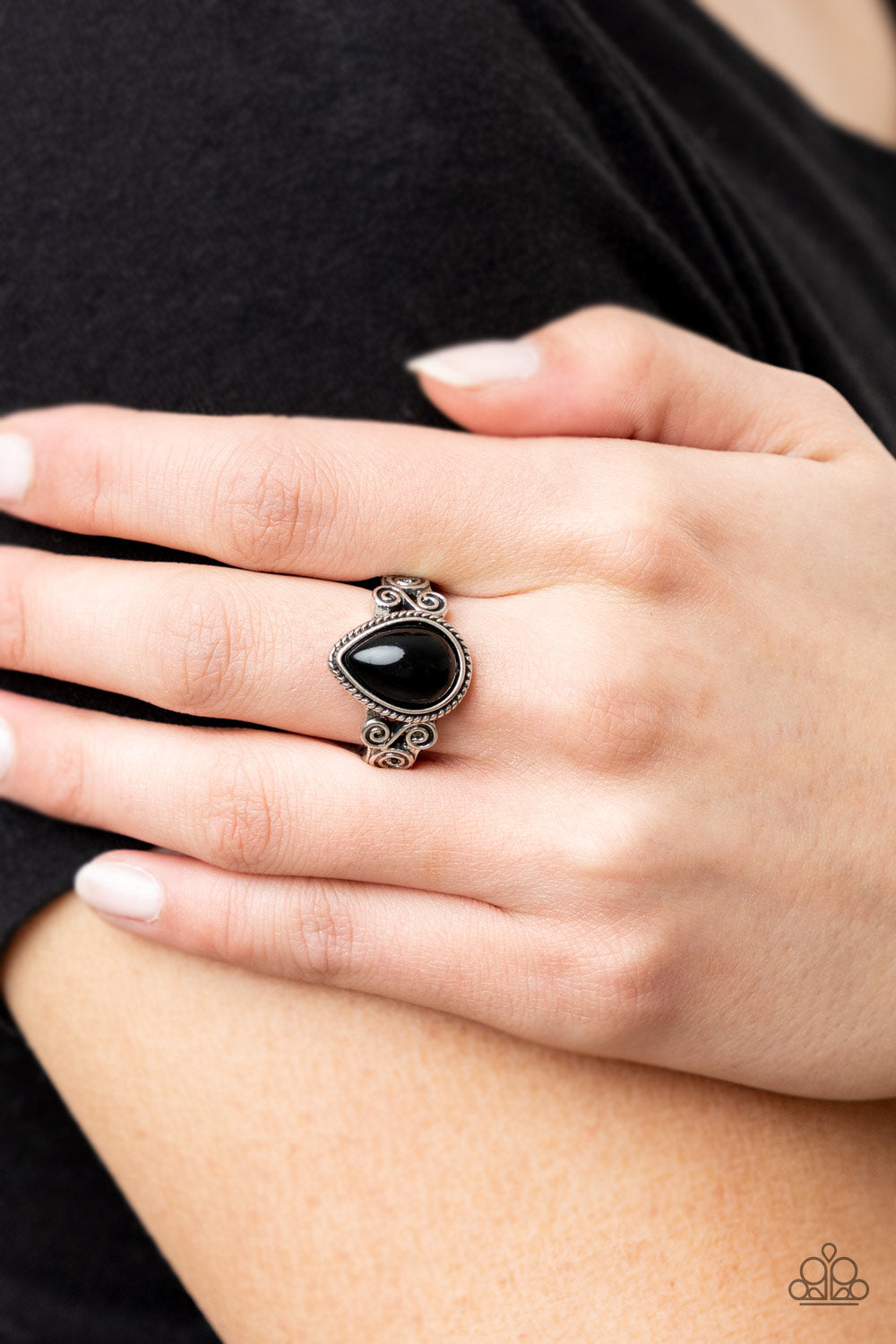 Paparazzi ♥ Dreamy Droplets - Black ♥ Ring