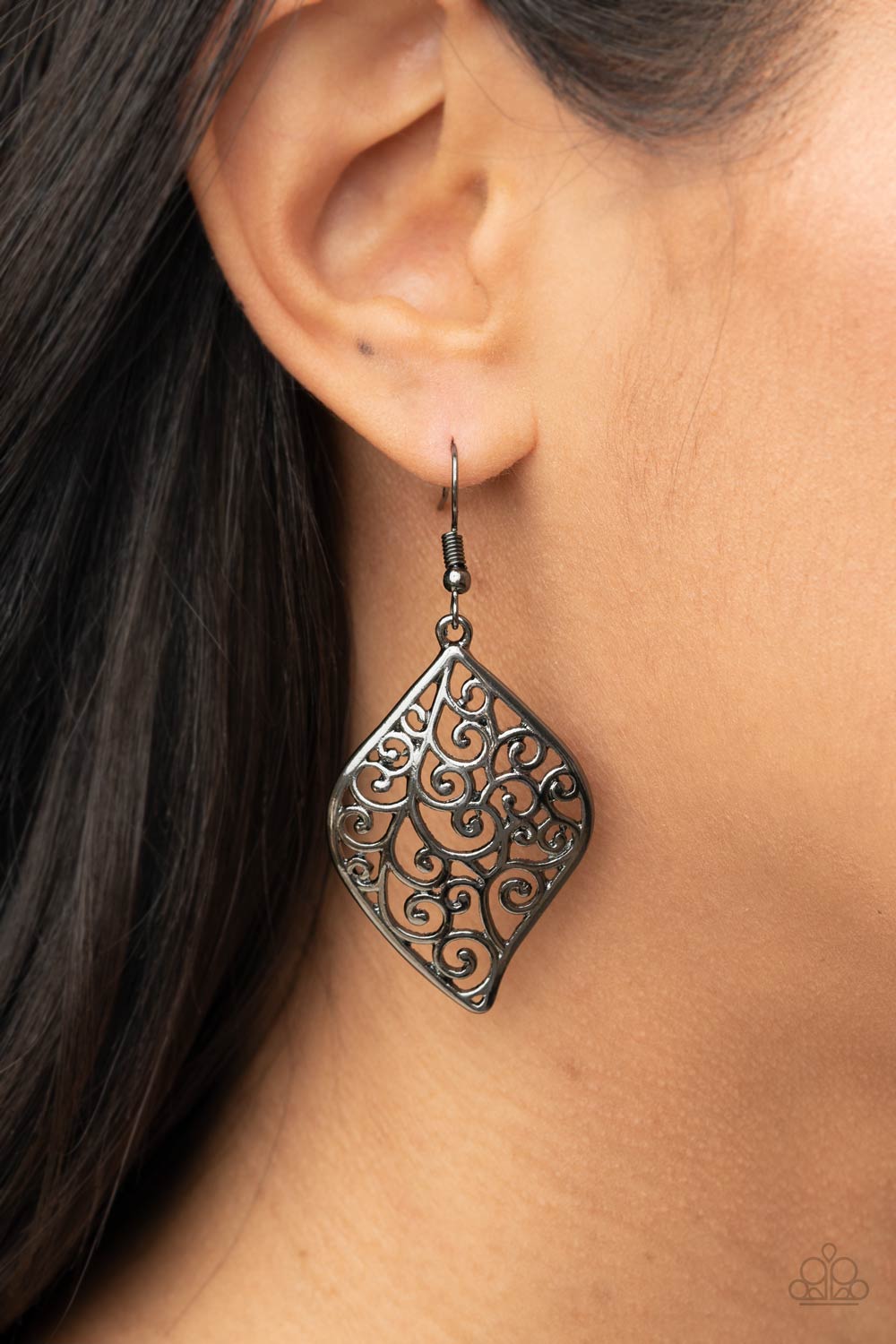 Paparazzi ♥ Your Vine Or Mine - Black ♥ Earrings