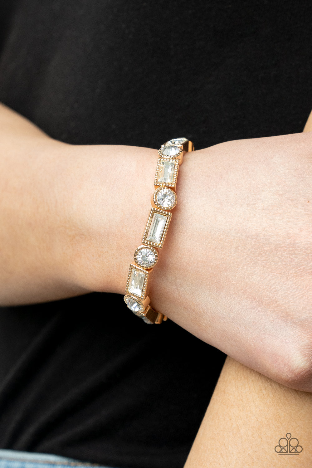 Paparazzi ♥ Classic Couture - Gold ♥ Bracelet