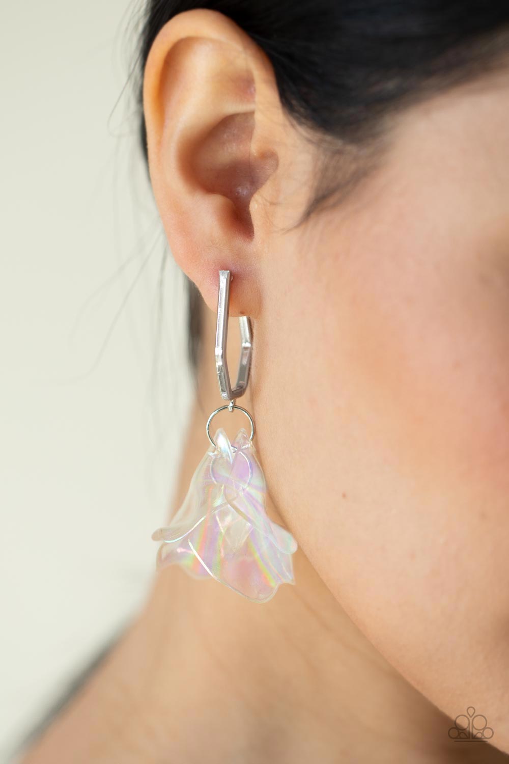 Paparazzi ♥ Jaw-Droppingly Jelly - Silver ♥ Earrings