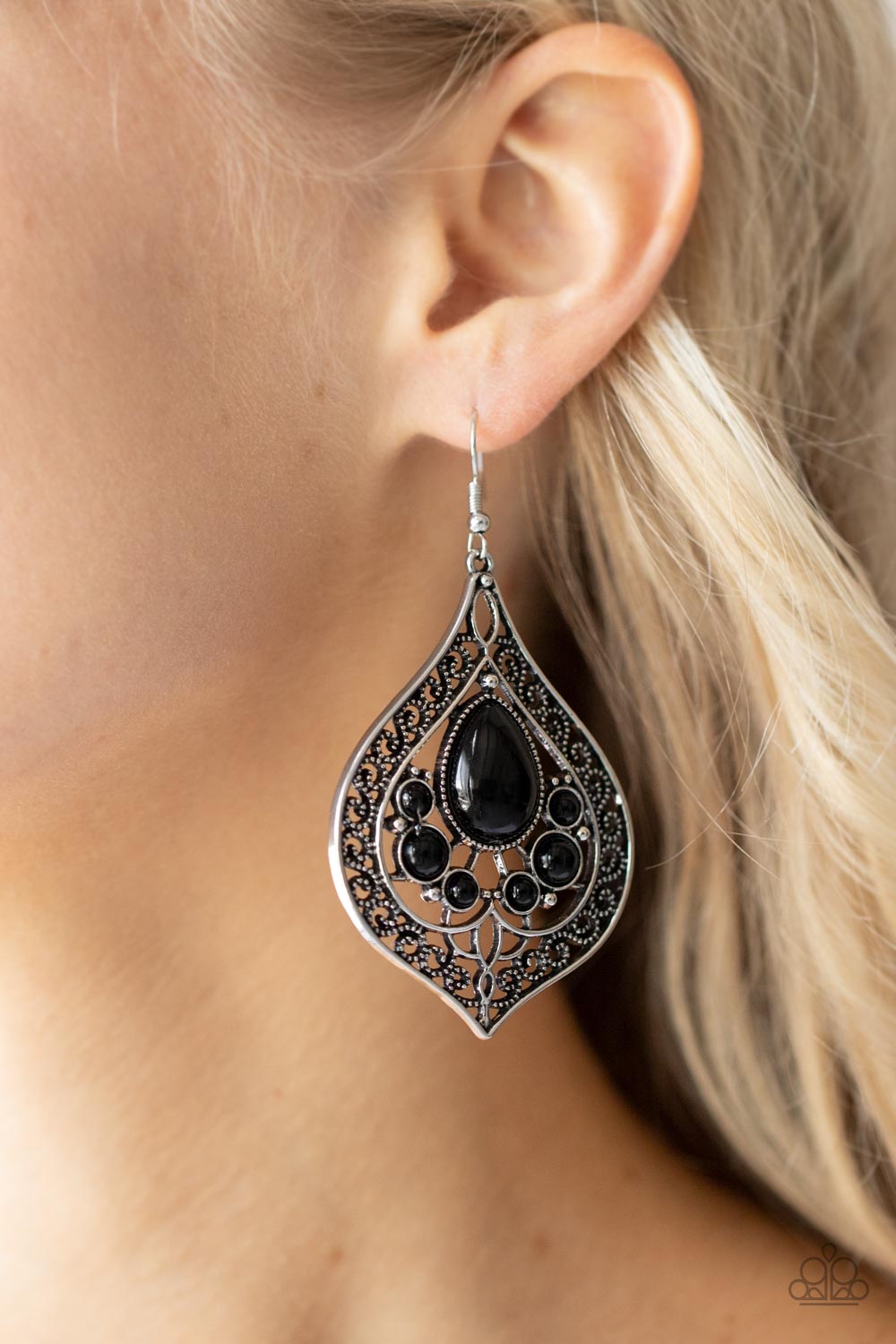 Paparazzi ♥ New Delhi Nouveau - Black ♥ Earrings
