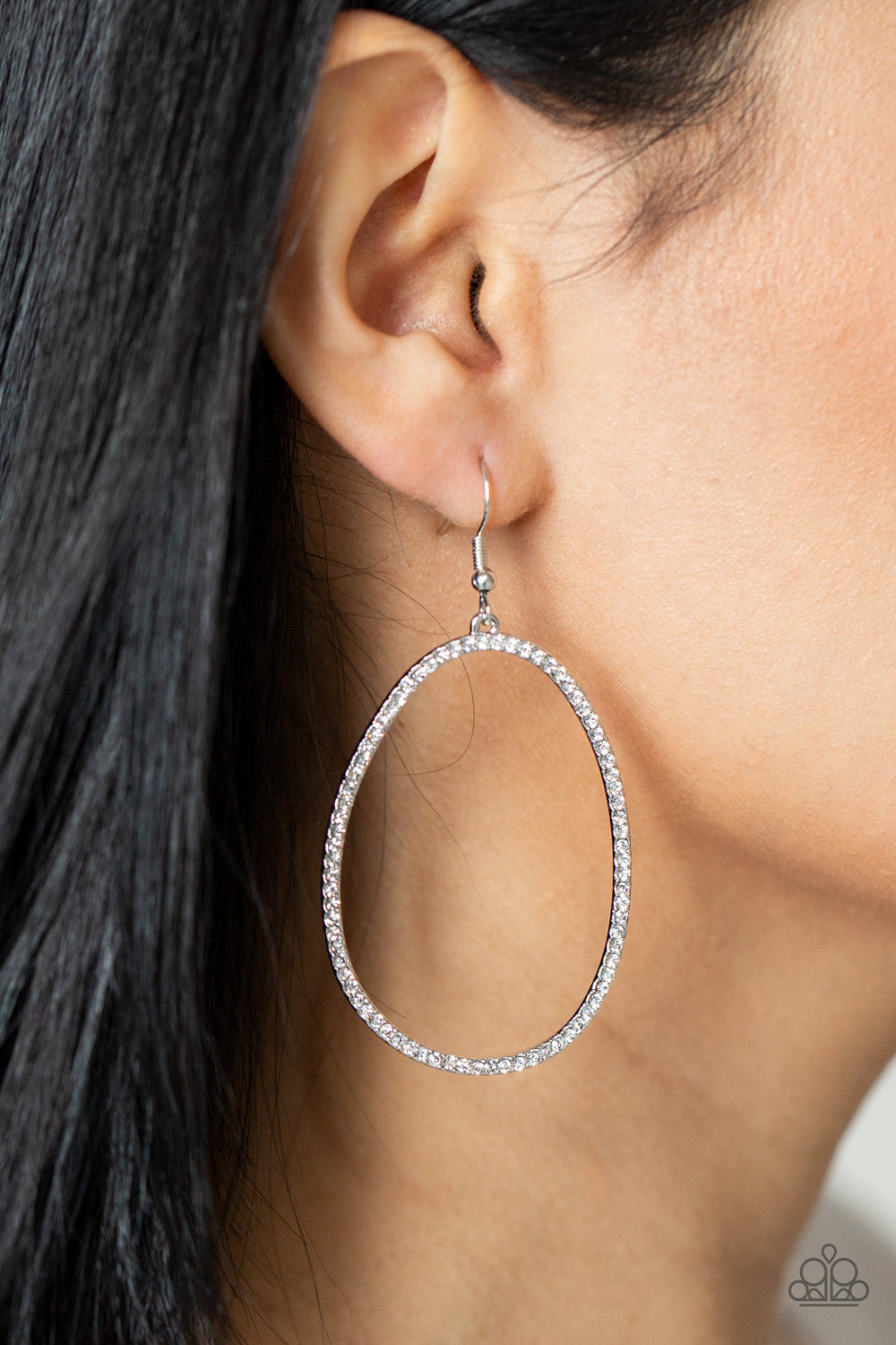 Paparazzi ♥ OVAL-ruled! - White ♥ Earrings