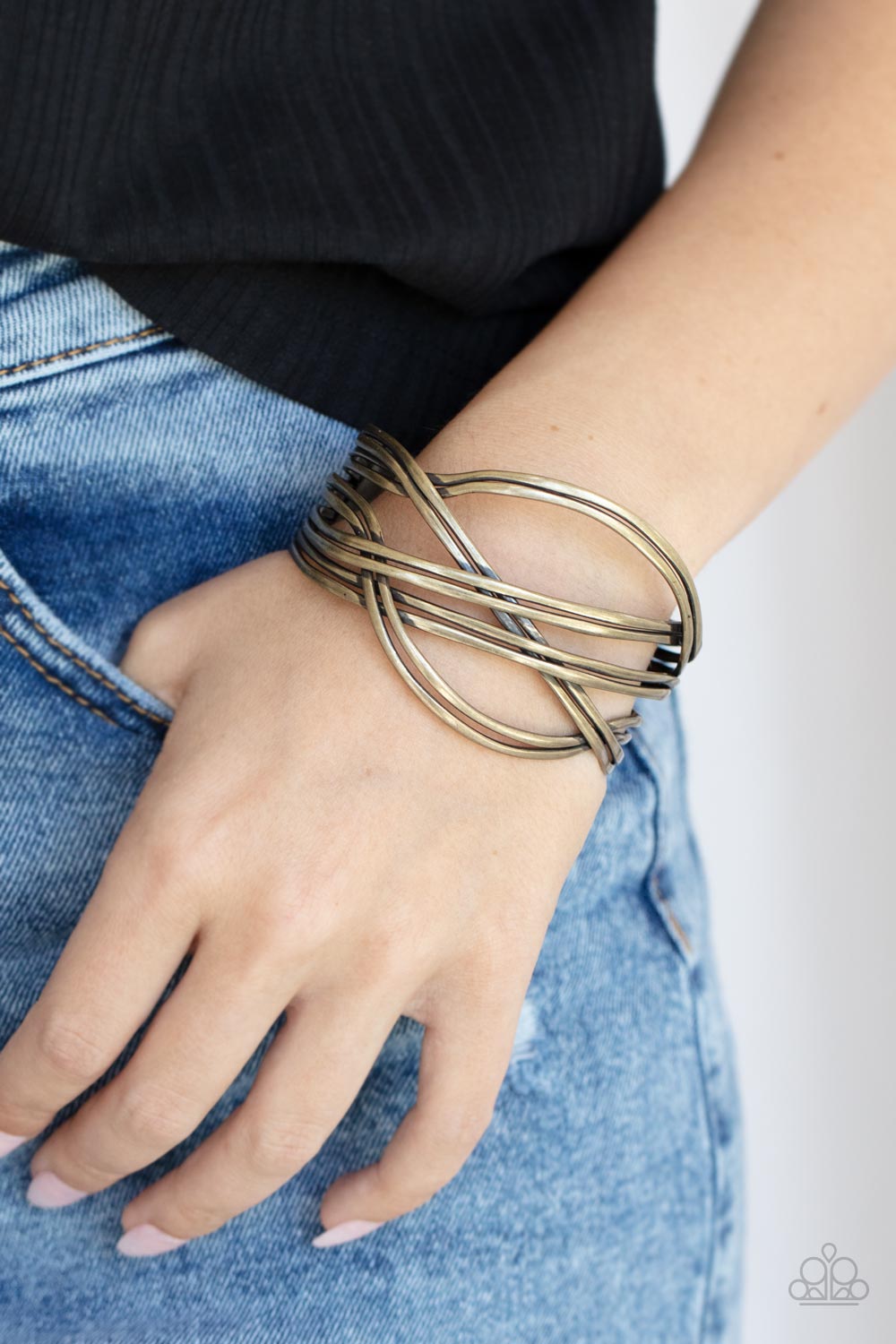 Paparazzi ♥ Hautely Hammered - Brass ♥ Bracelet