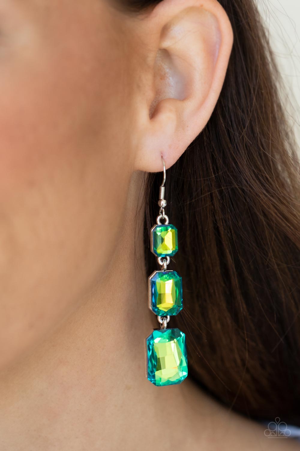 Paparazzi ♥ Cosmic Red Carpet - Green ♥ Earrings