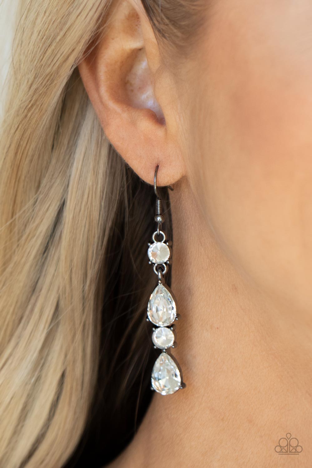 Paparazzi ♥ Raise Your Glass to Glamorous - Black ♥ Earrings