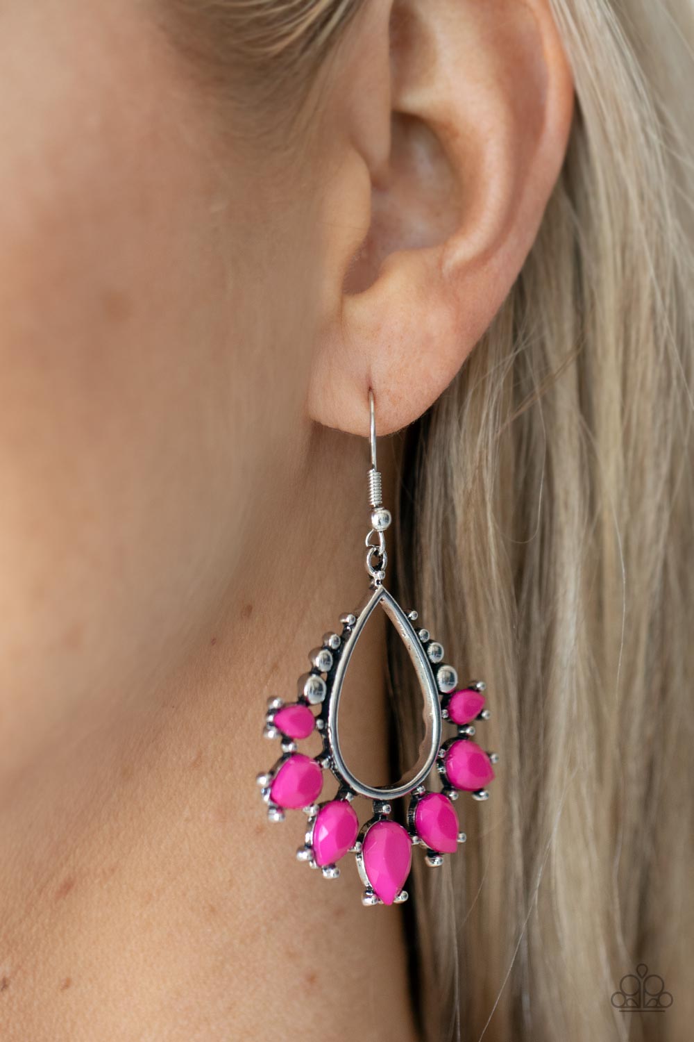 Paparazzi ♥ Flamboyant Ferocity - Pink ♥ Earrings