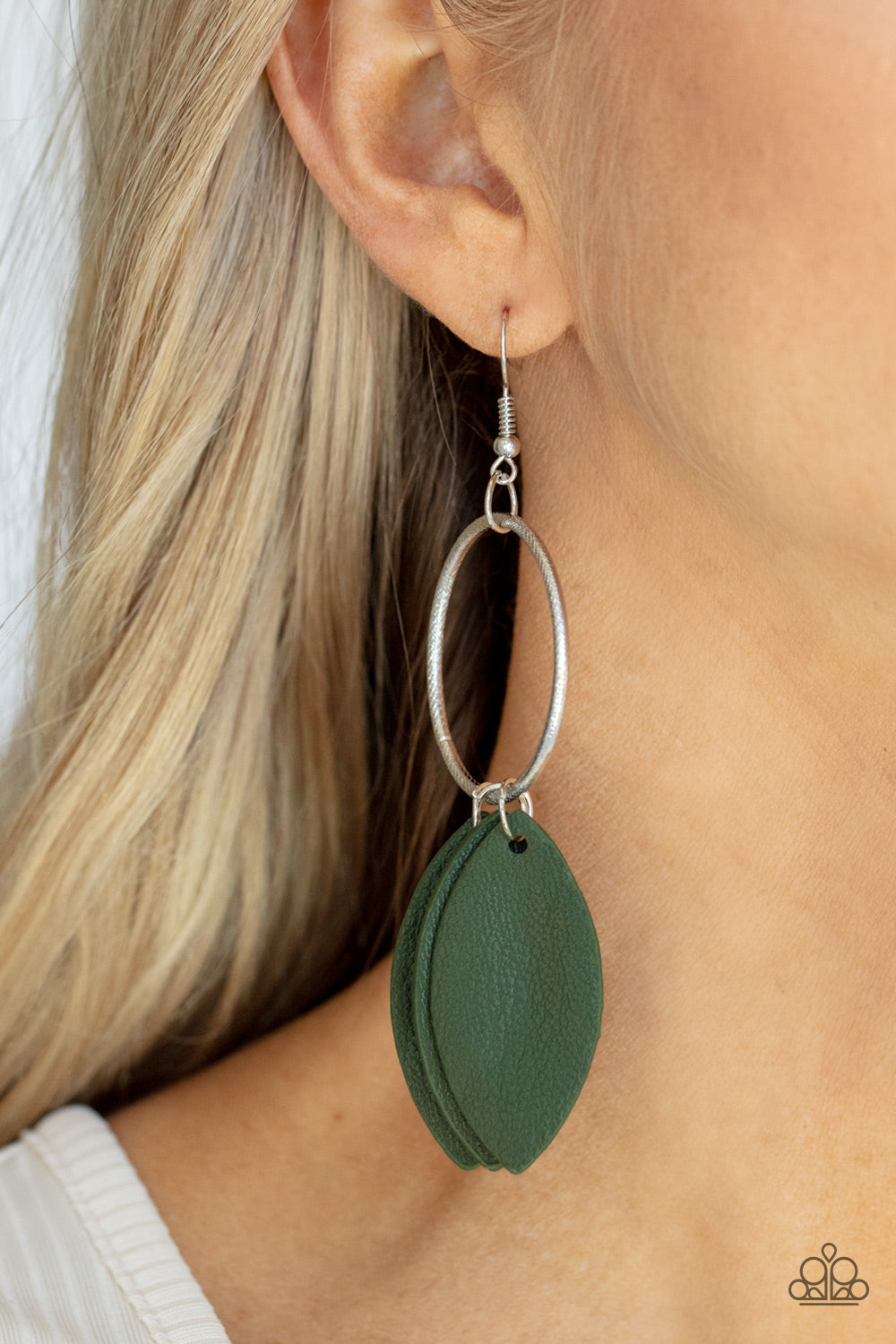 Paparazzi ♥ Leafy Laguna - Green ♥ Earrings