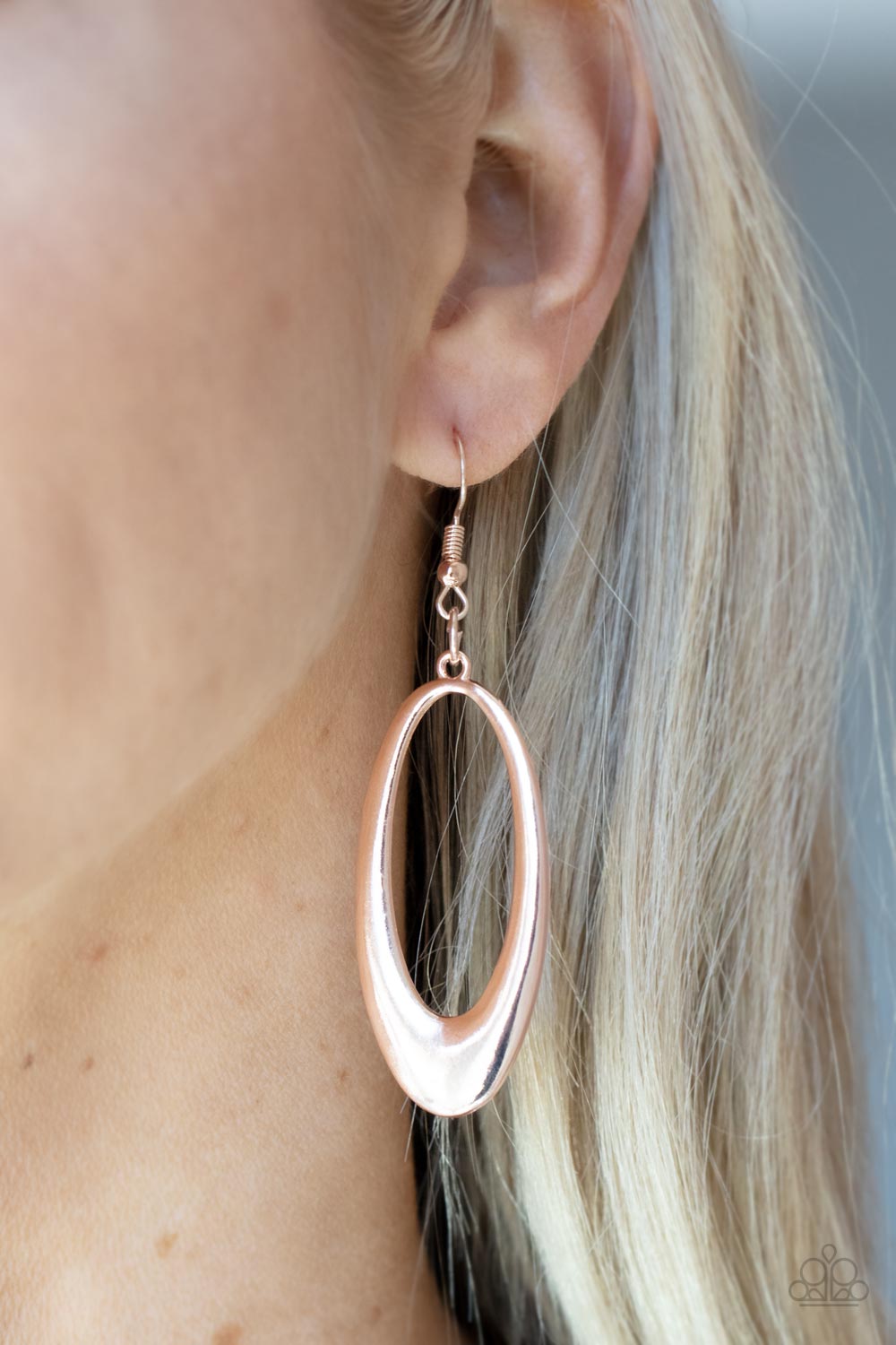 Paparazzi ♥ OVAL The Hill - Rose Gold ♥ Earrings