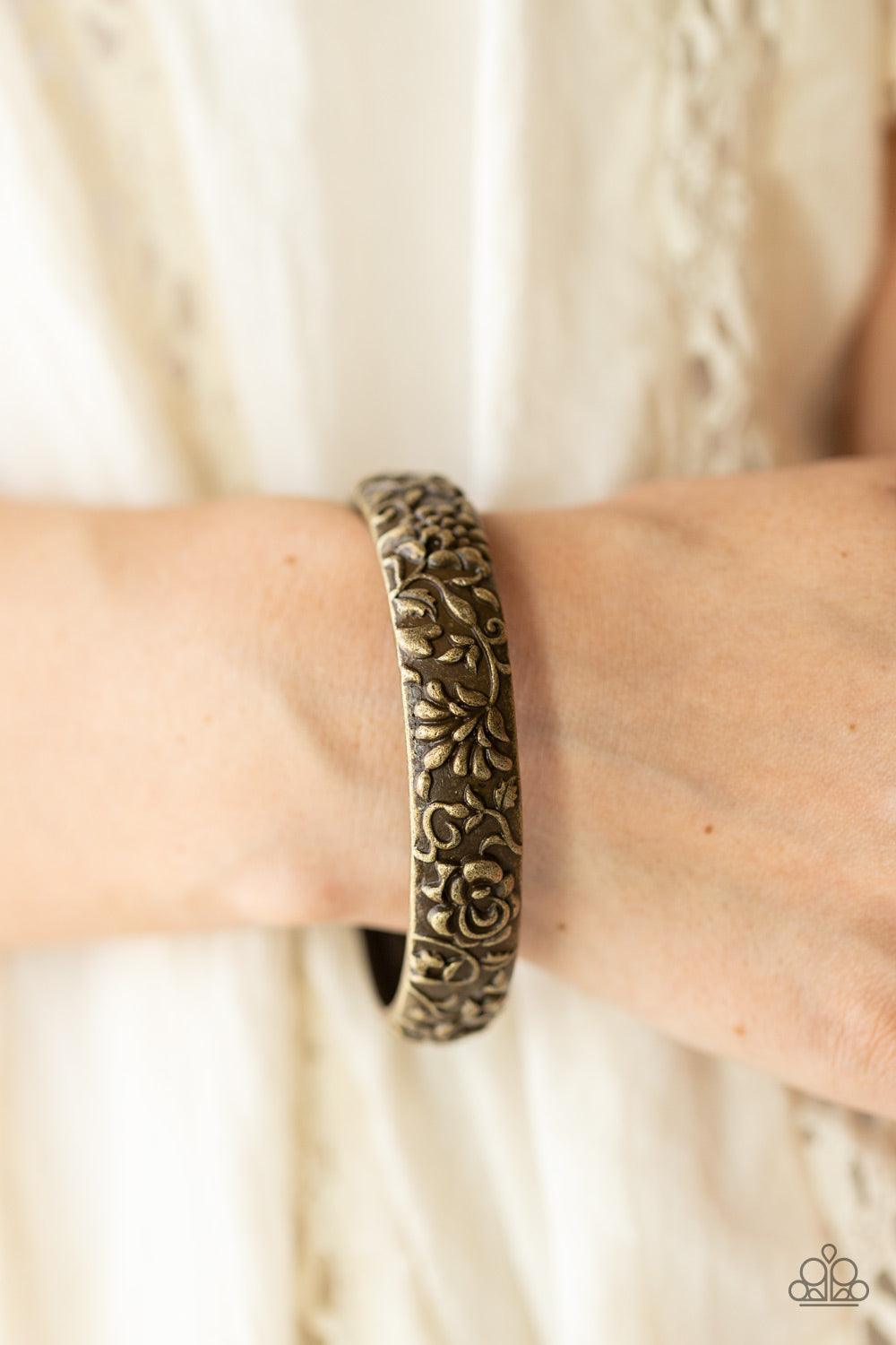Paparazzi ♥ Victorian Meadow - Brass ♥ Bracelet