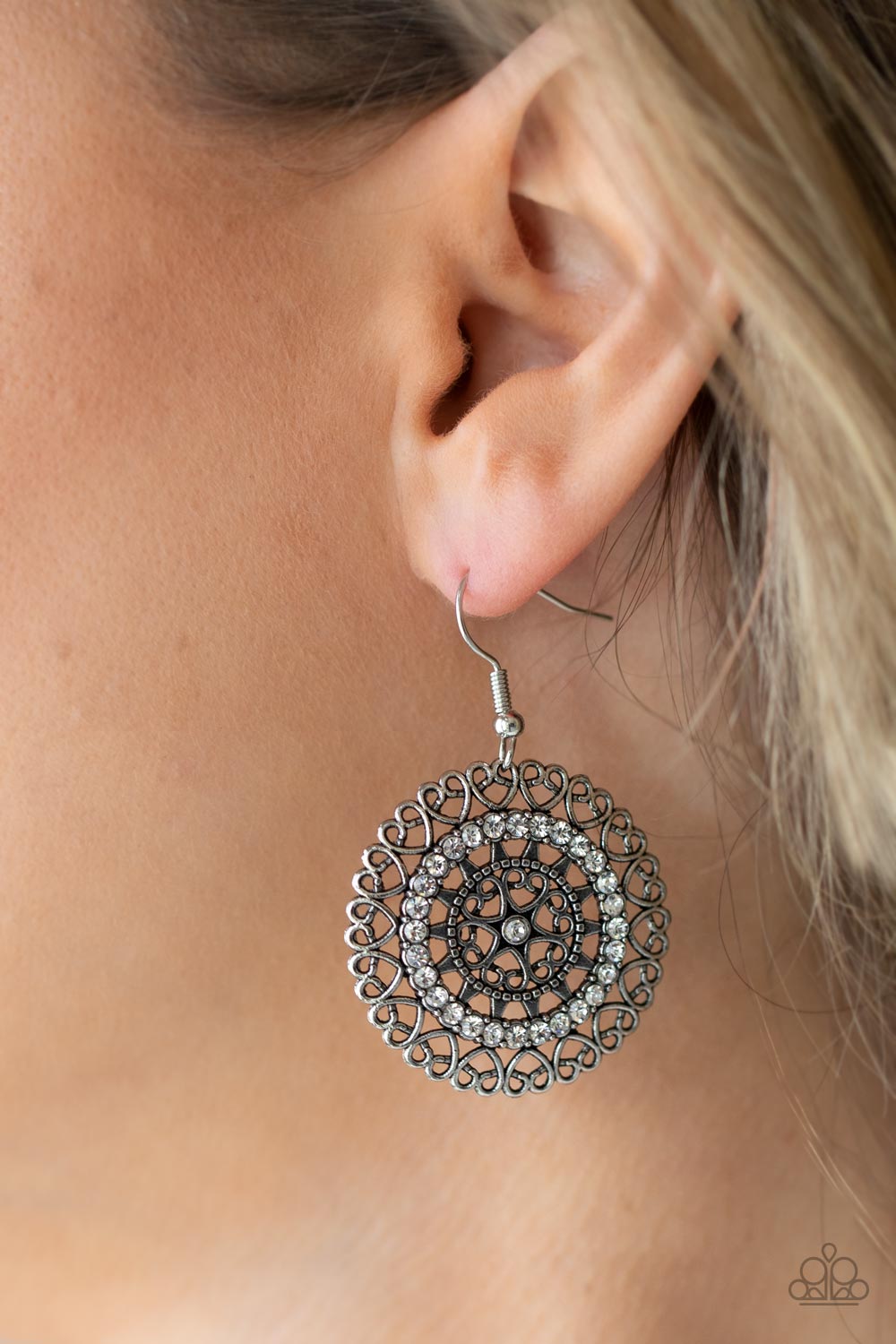 Paparazzi ♥ Fairytale Finale - White ♥ Earrings