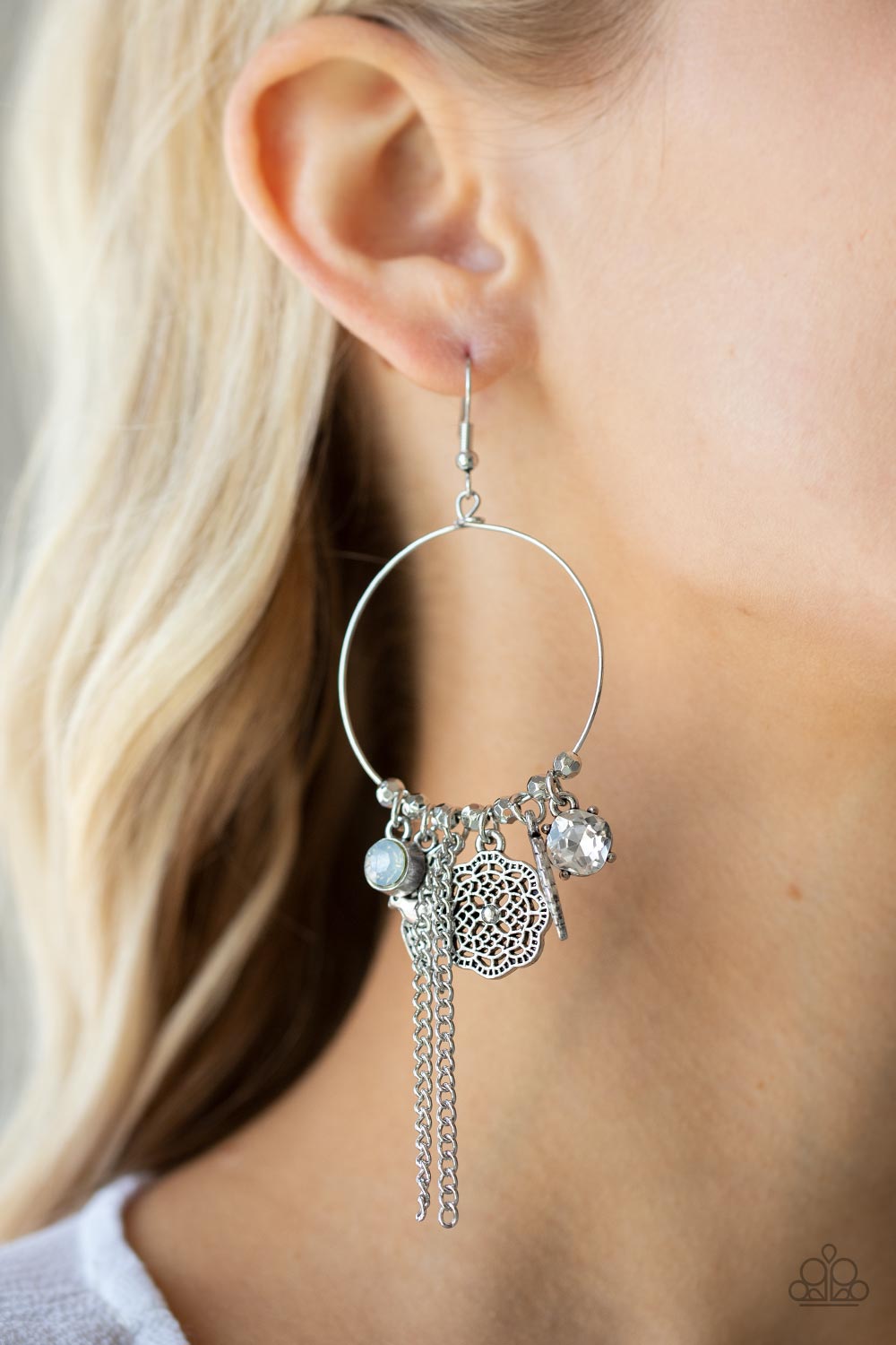 Paparazzi ♥ TWEET Dreams - White ♥ Earrings