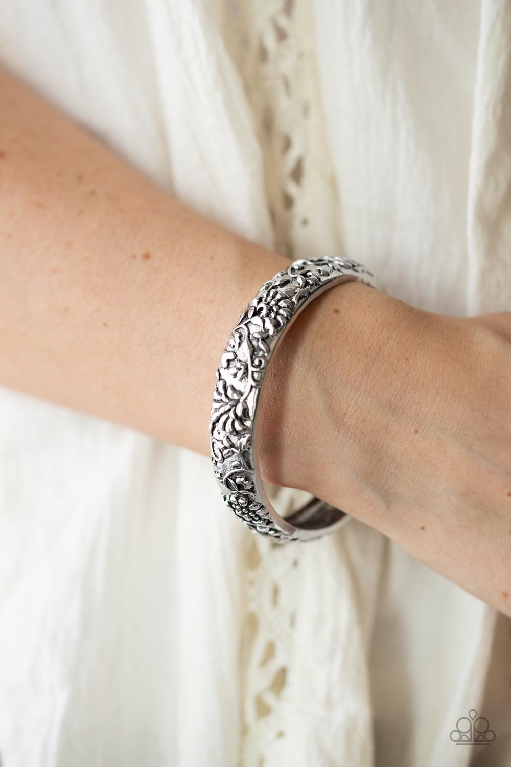 Paparazzi ♥ Victorian Meadow - Silver ♥ Bracelet