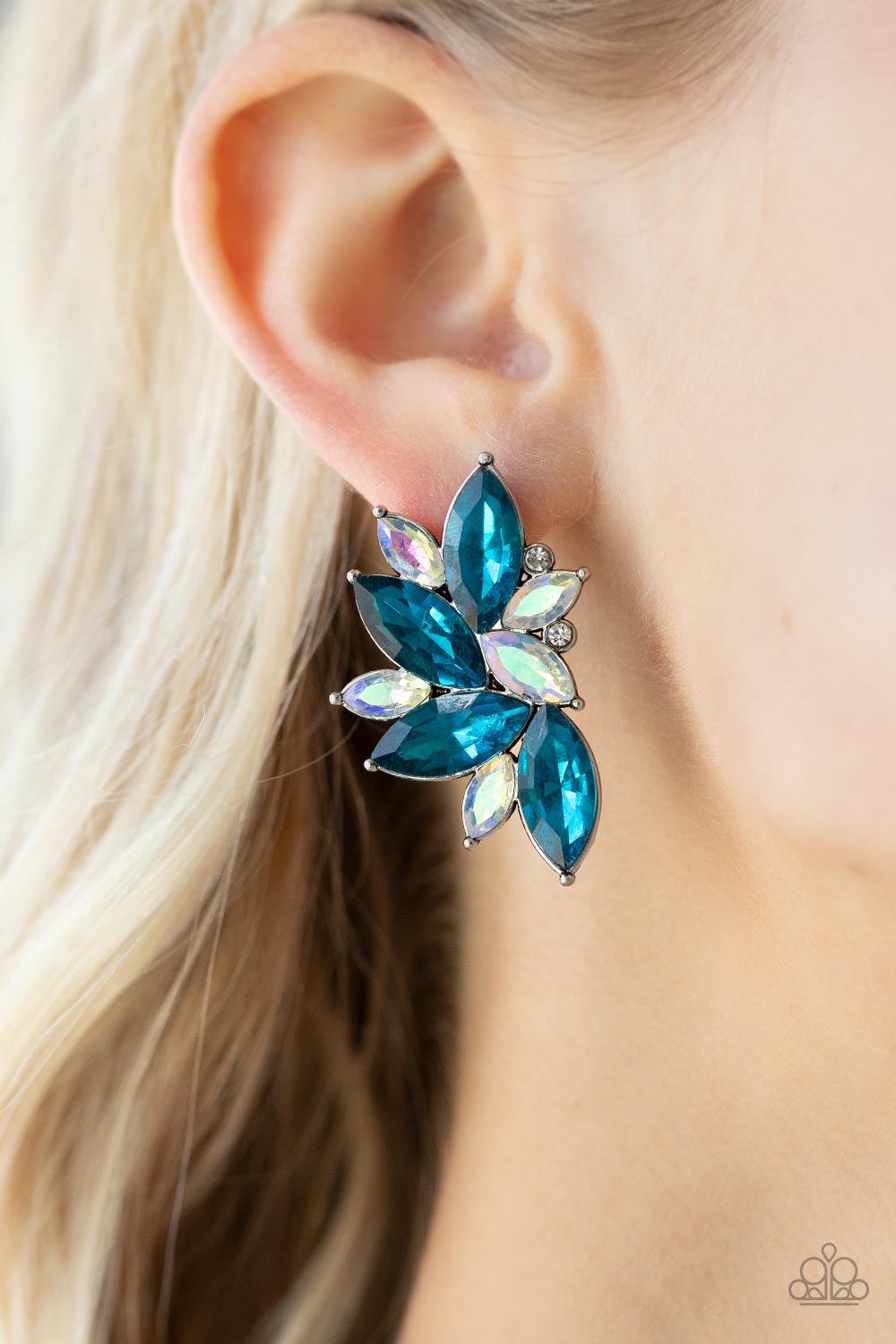 Paparazzi ♥ Instant Iridescence - Blue ♥ Post Earrings