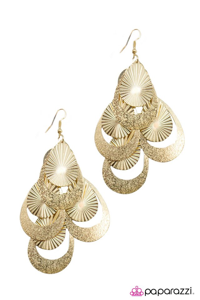 Paparazzi ♥ Glitterazzi - Gold ♥ Earrings