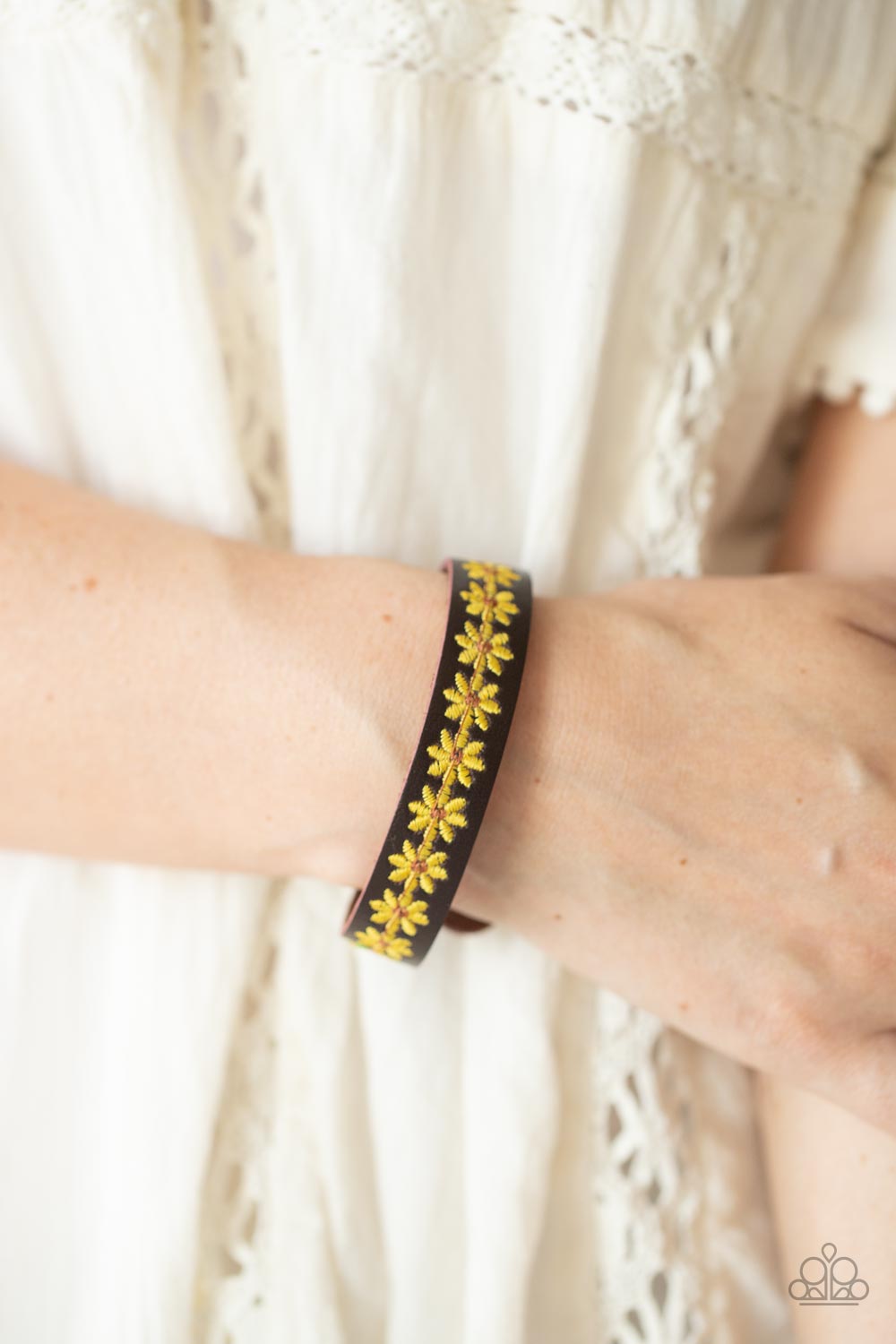Paparazzi ♥ Wildflower Wayfarer - Yellow ♥ Bracelet
