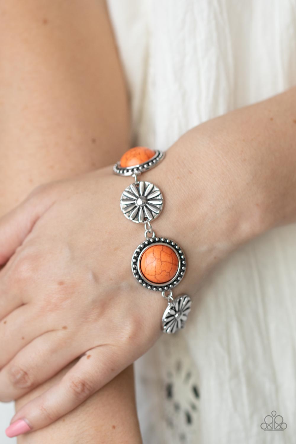 Paparazzi ♥ Fredonia Flower Patch - Orange ♥ Bracelet