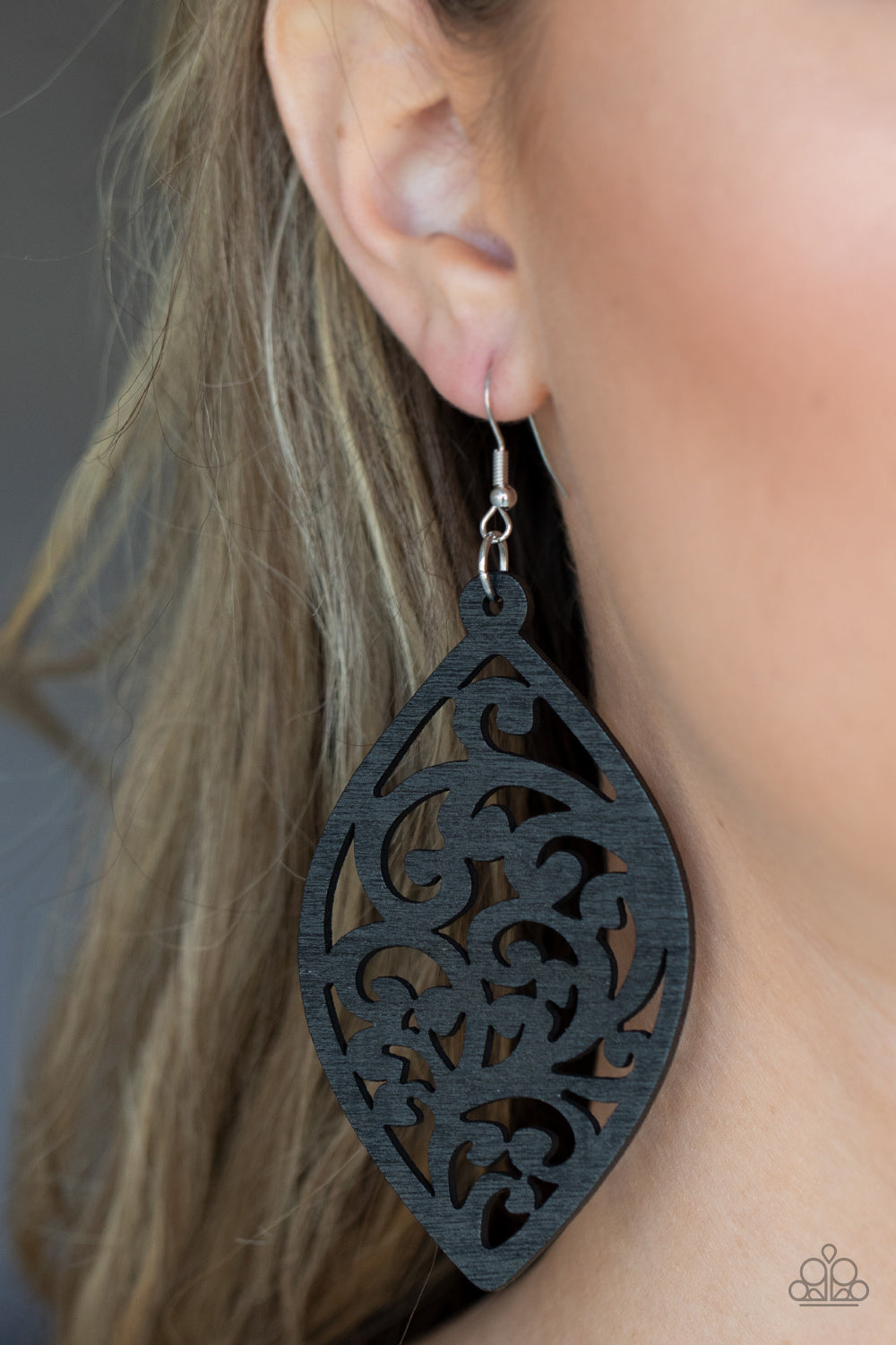 Paparazzi ♥ Coral Garden - Black ♥ Earrings