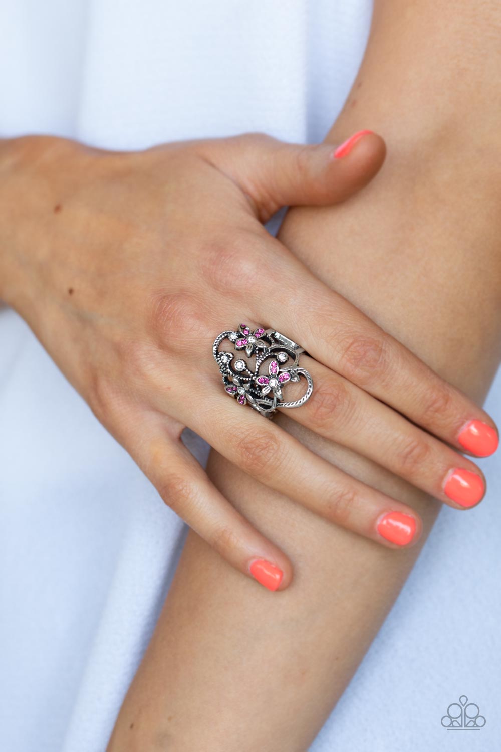 Paparazzi ♥ Flirtatiously Flowering - Pink ♥ Ring