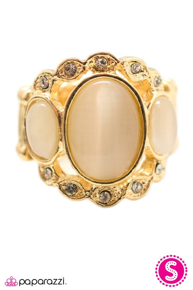 Paparazzi ♥ Ice Ice Baby - Gold ♥ Ring
