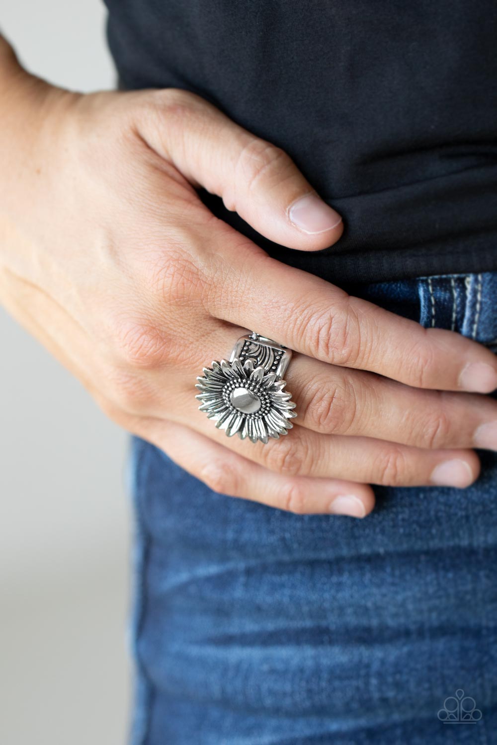 Paparazzi ♥ Farmstead Fashion - Silver ♥ Ring