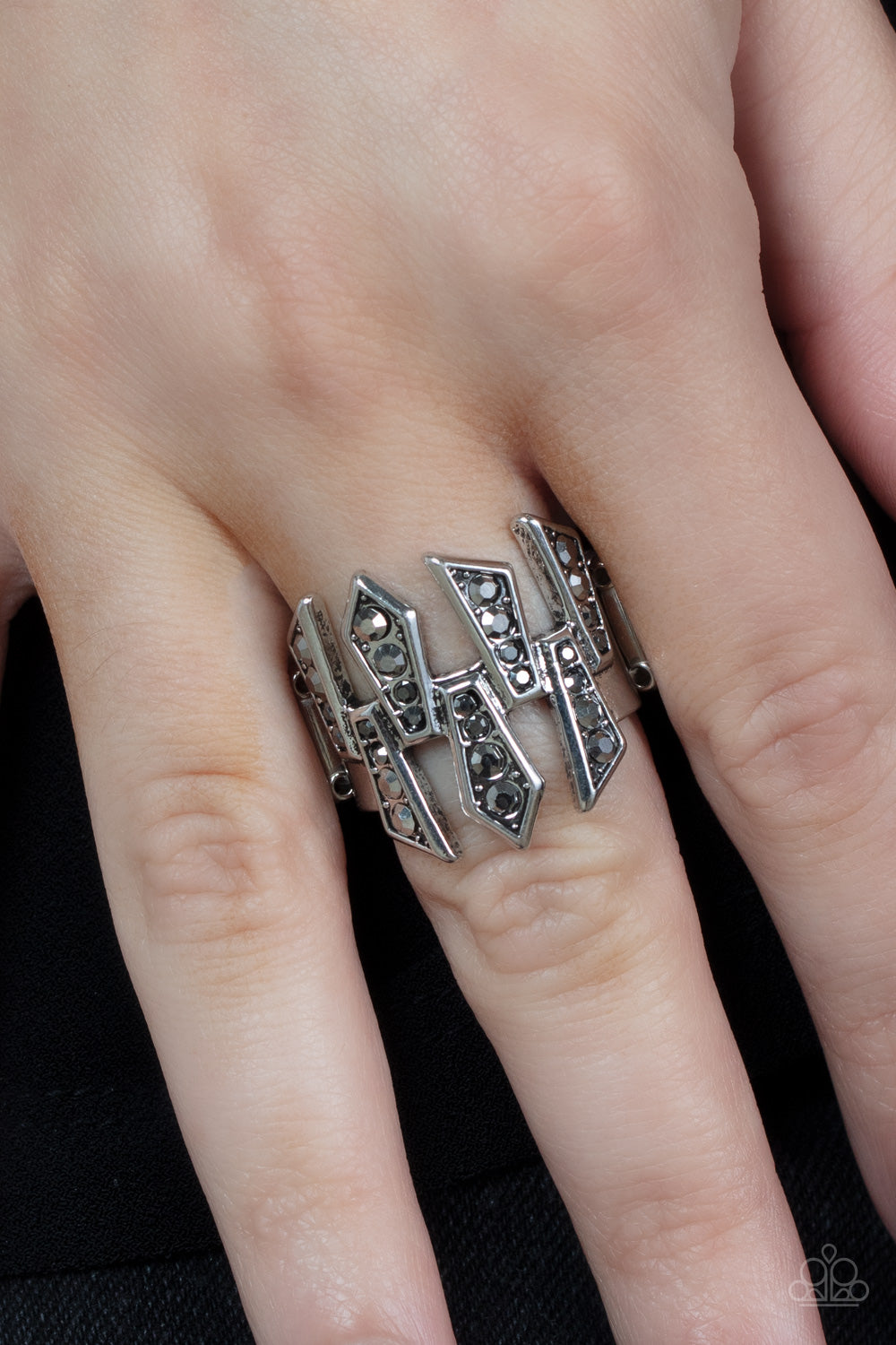 Paparazzi ♥ Juxtaposed Jewels - Silver ♥ Ring