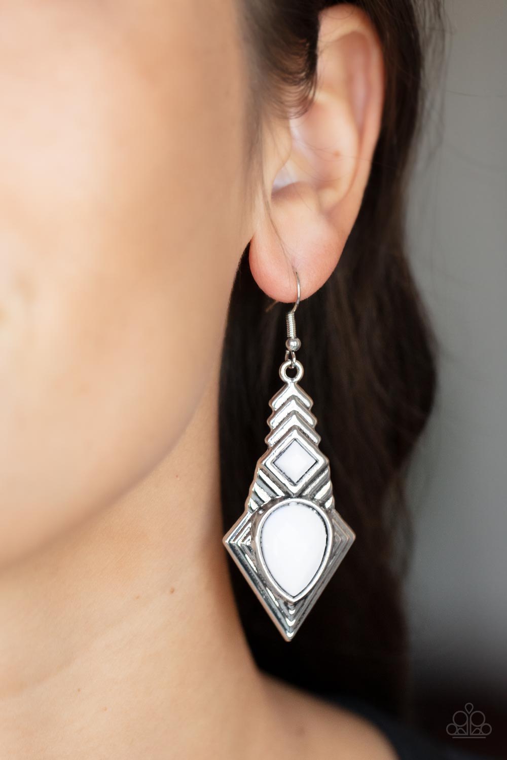 Paparazzi ♥ Stylishly Sonoran - White ♥ Earrings