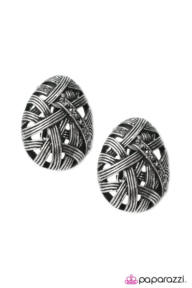 Paparazzi ♥ Stole The Show - Silver ♥ Clip-On