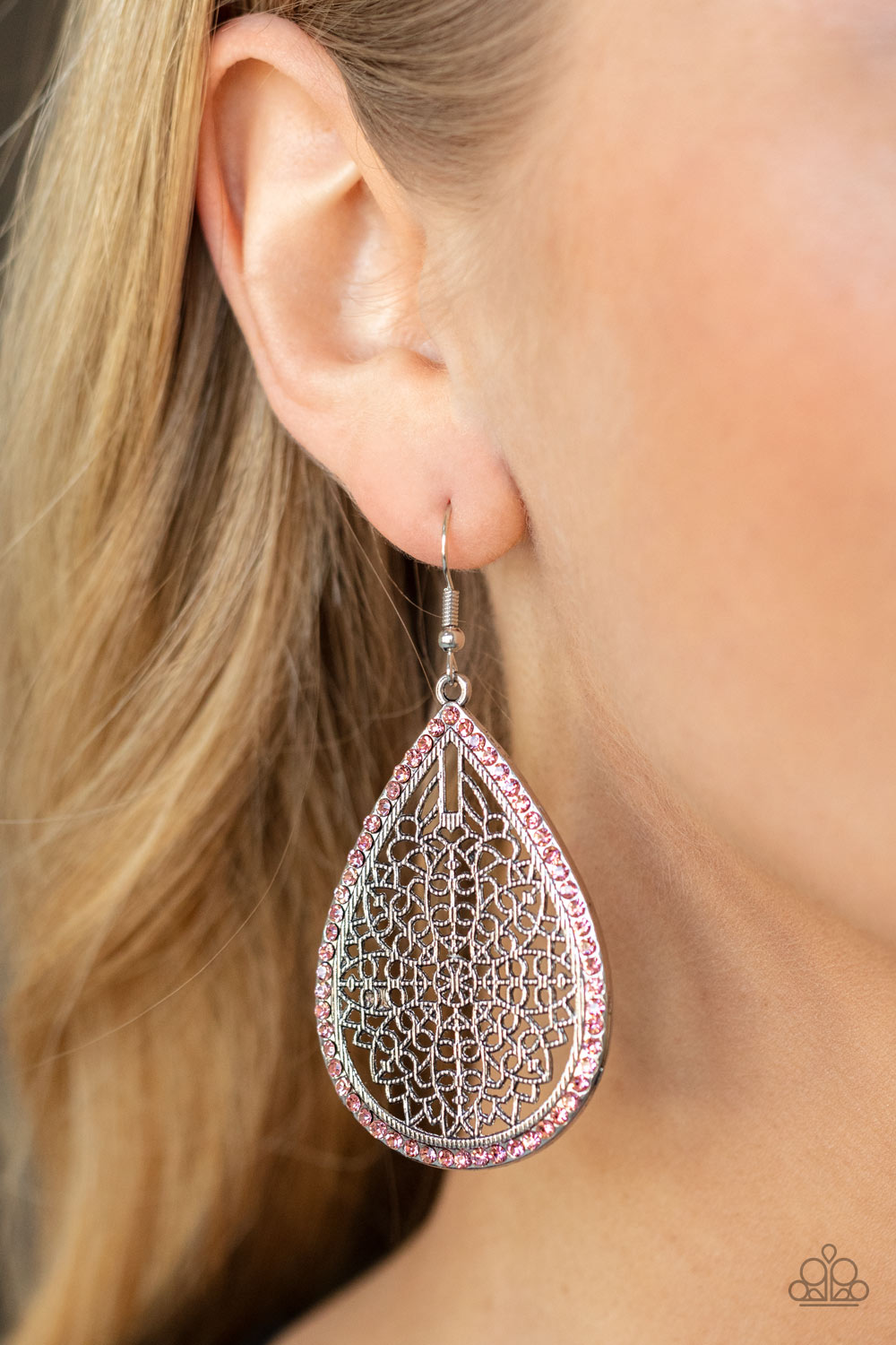 Paparazzi ♥ Fleur de Fantasy - Pink ♥ Earrings