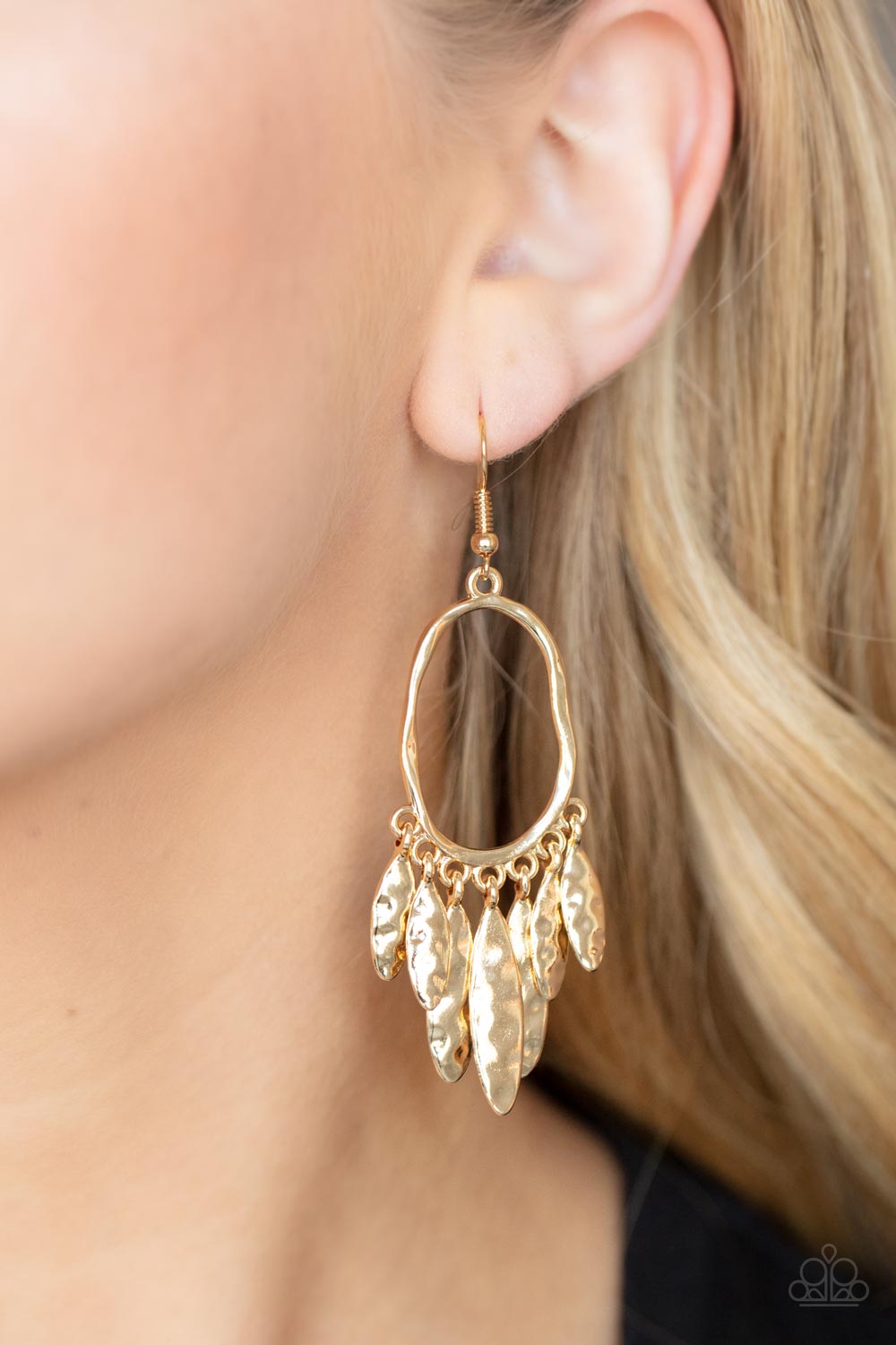 Paparazzi ♥ Artisan Aria - Gold ♥ Earrings