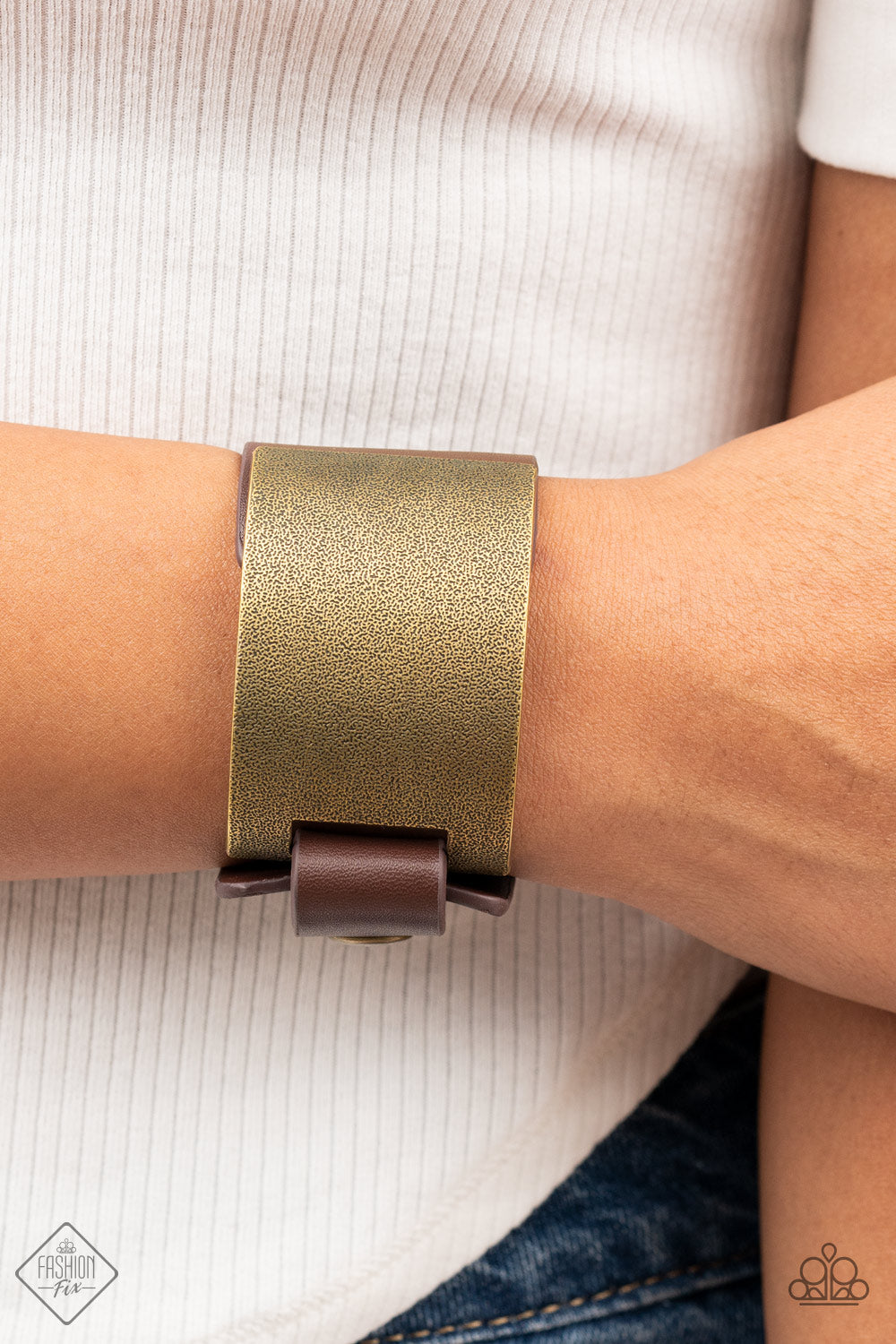 Paparazzi ♥ Studded Synchronism - Brass ♥ Bracelet