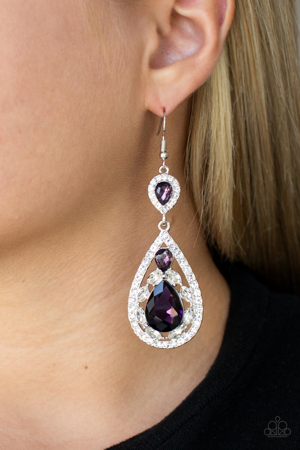 Paparazzi ♥ Posh Pageantry - Purple ♥ Earrings