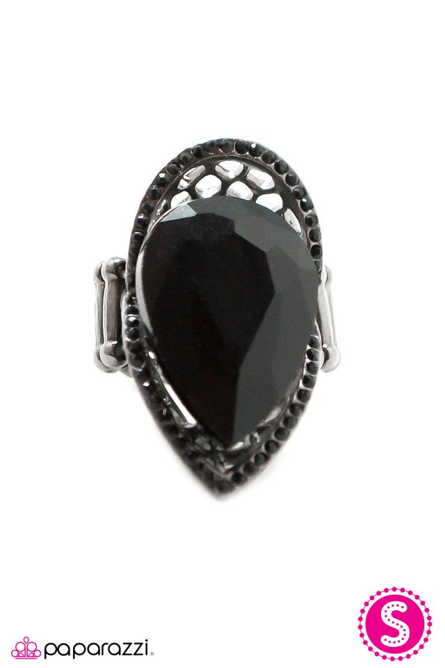 Paparazzi ♥ The Crown Jewel - Black ♥ Ring