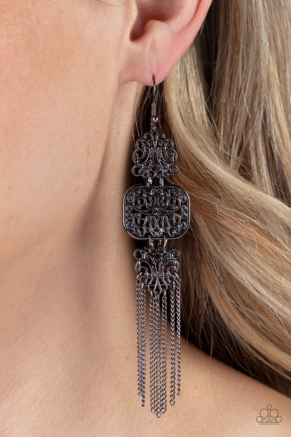 Paparazzi ♥ Eastern Elegance - Black ♥ Earrings