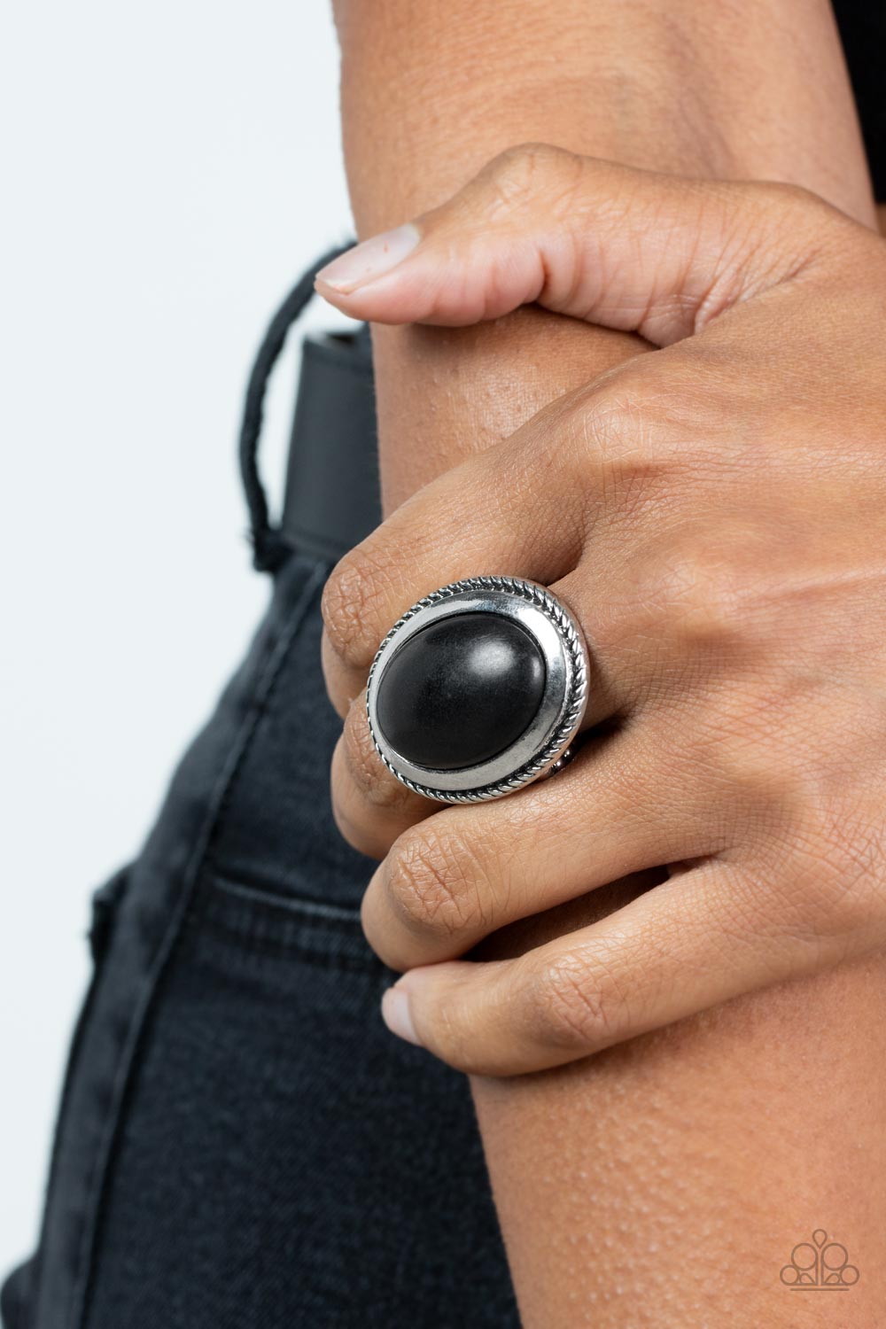 Paparazzi ♥ Canyon Sanctuary - Black ♥ Ring