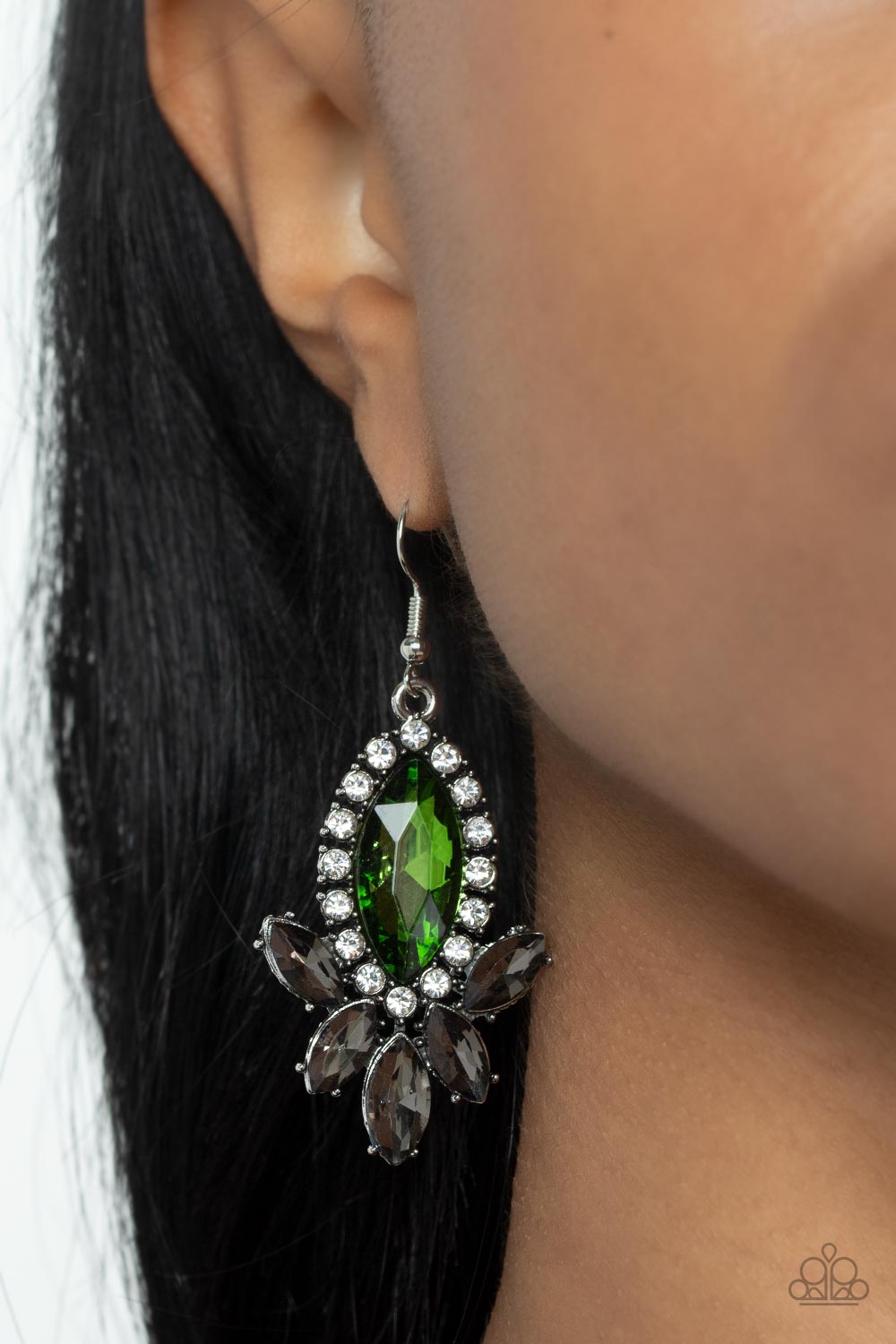Paparazzi ♥ Serving Up Sparkle - Green ♥ Earrings