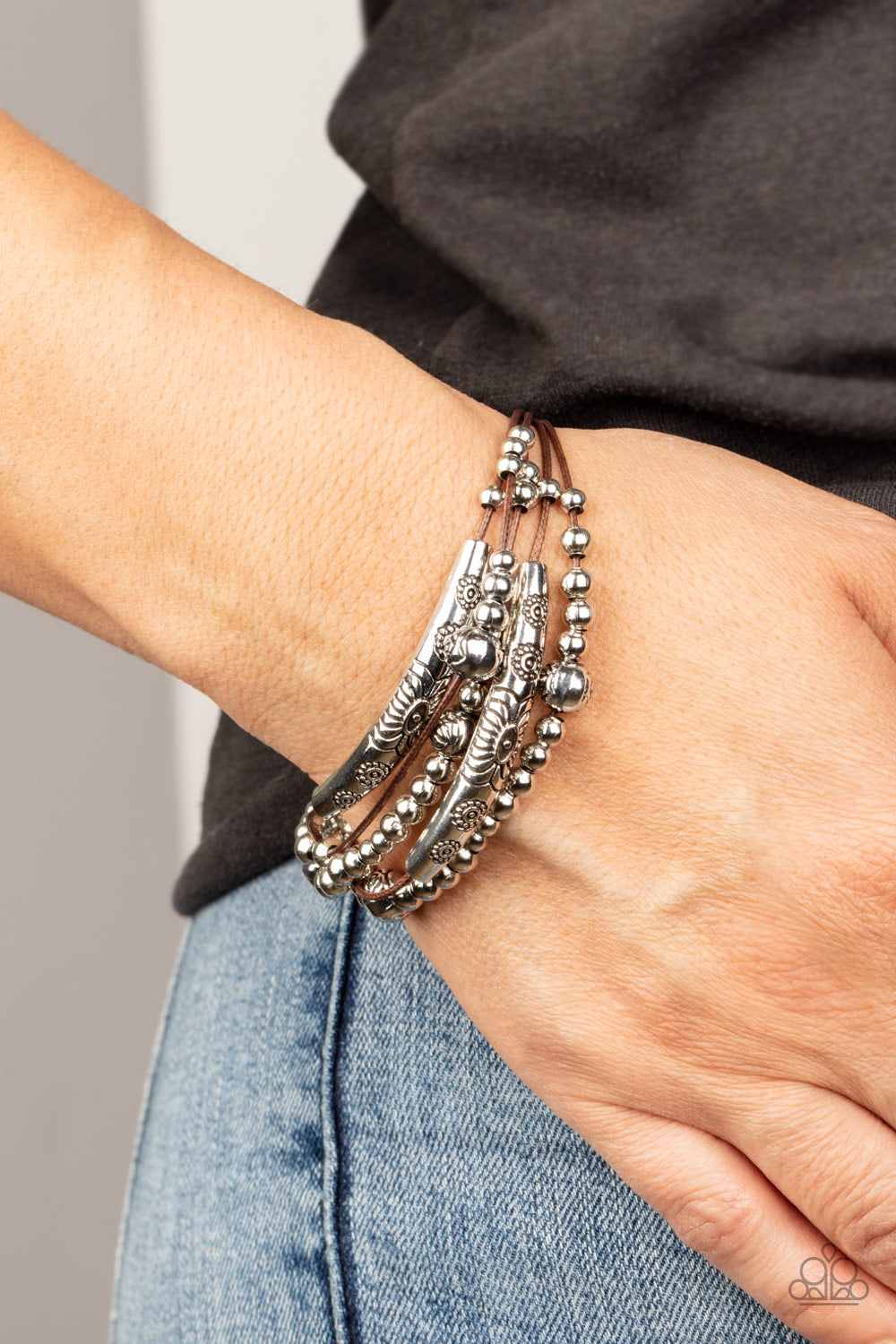 Paparazzi ♥ Wanderlust Wanderess - Brown ♥ Bracelet