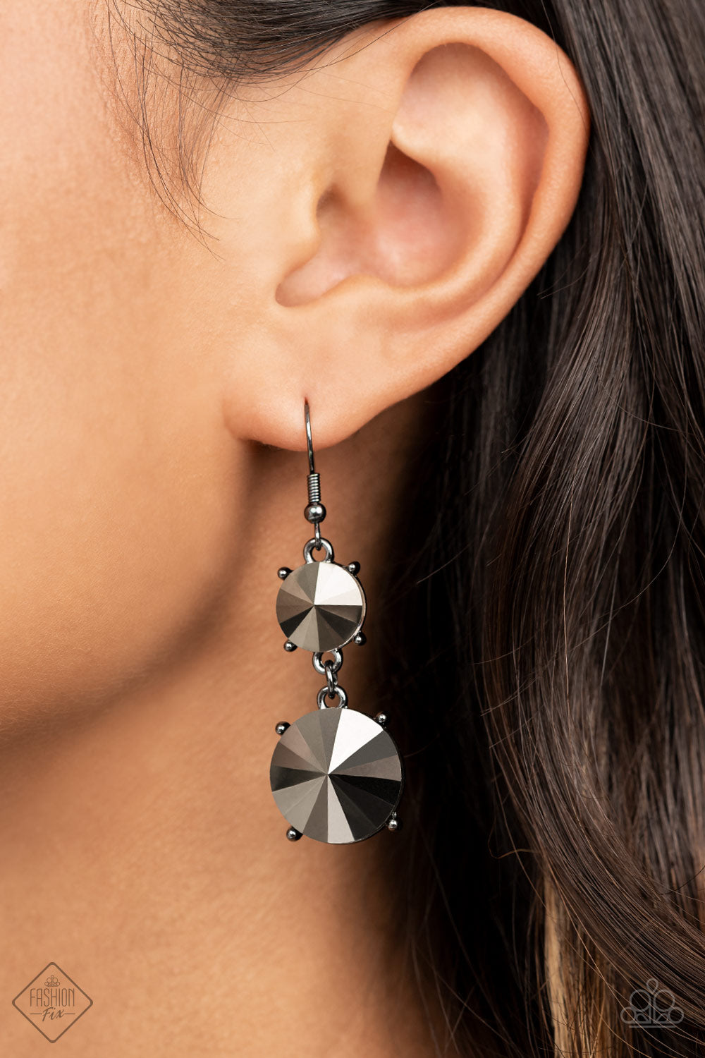 Paparazzi ♥ Sizzling Showcase - Black ♥ Earrings