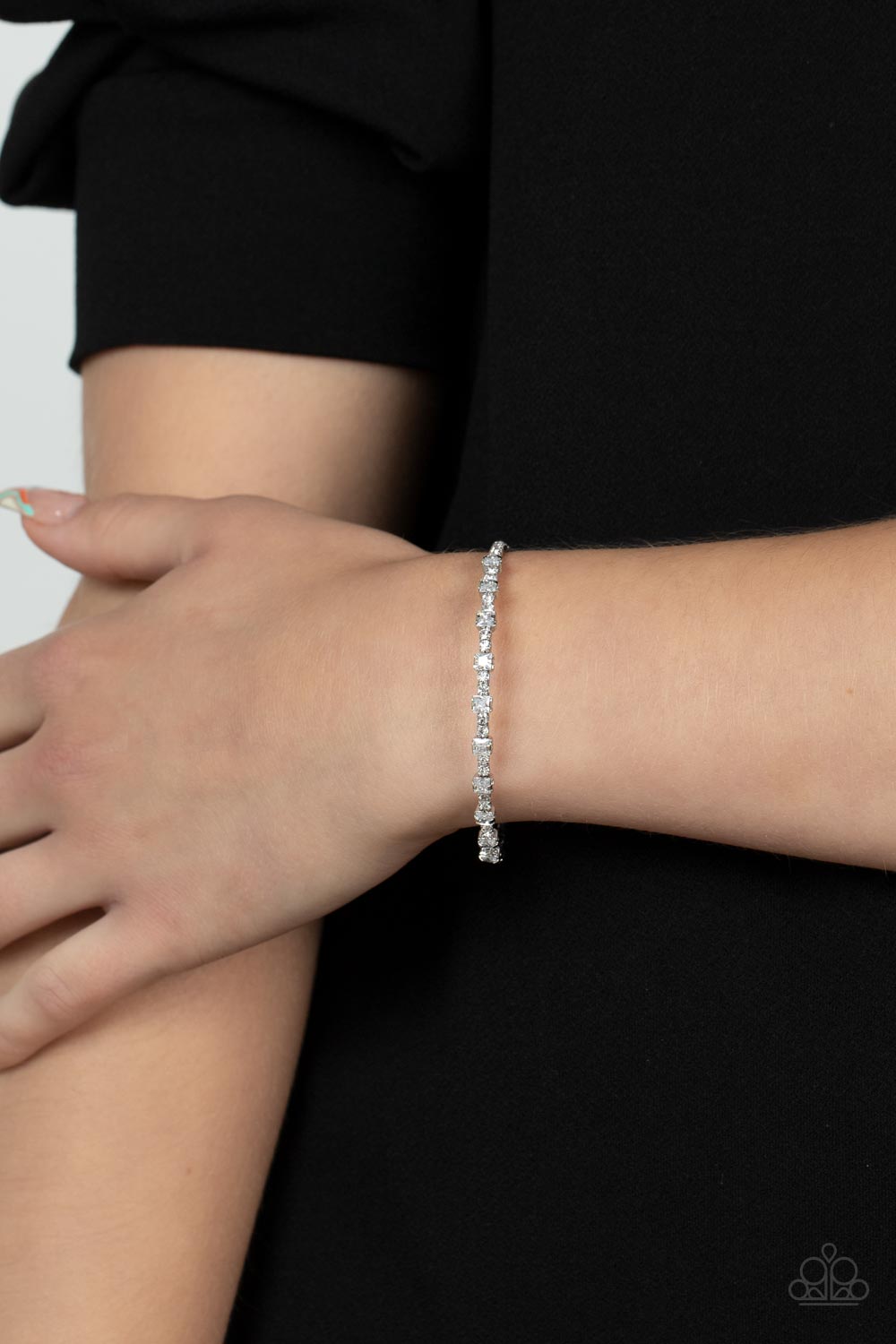 Paparazzi ♥ Timelessly Tiny - White ♥ Bracelet